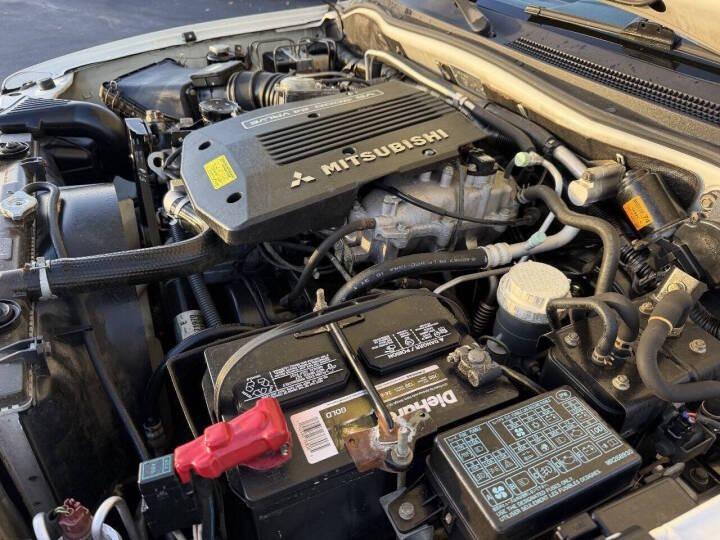 2000 Mitsubishi Montero Sport XLS