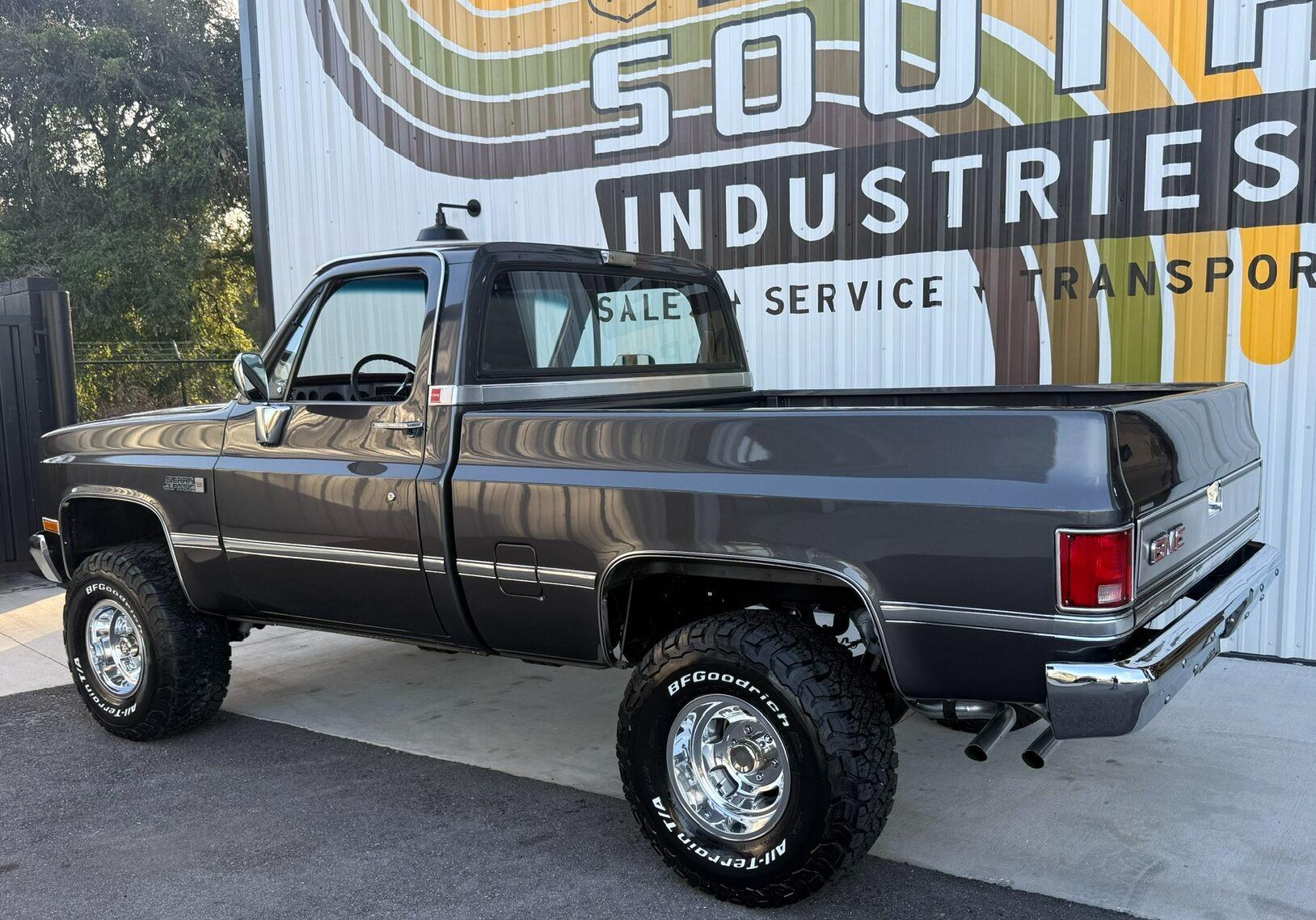 1987 GMC Sierra Classic 4×4 - 4
