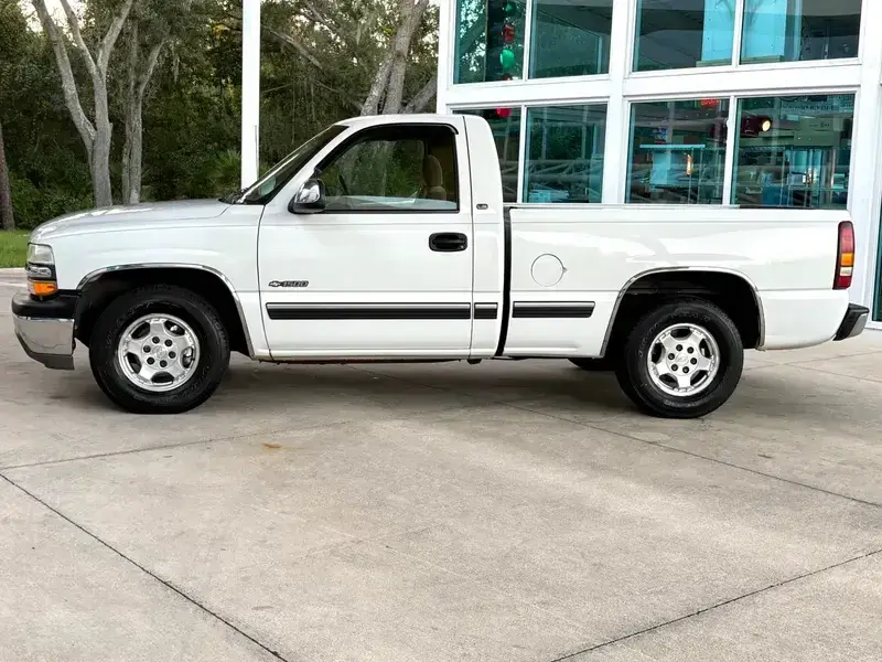 2000 Chevrolet Silverado 1500 LS - 2