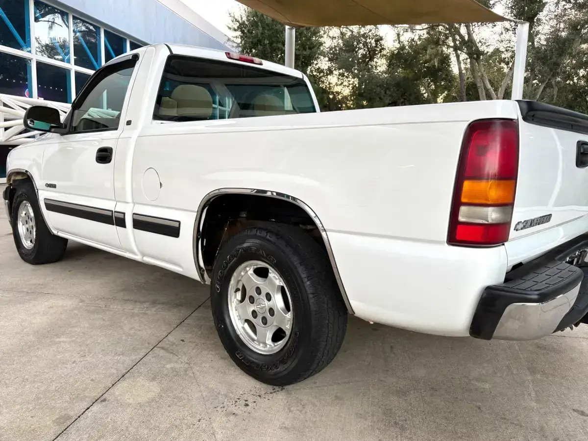 2000 Chevrolet Silverado 1500 LS