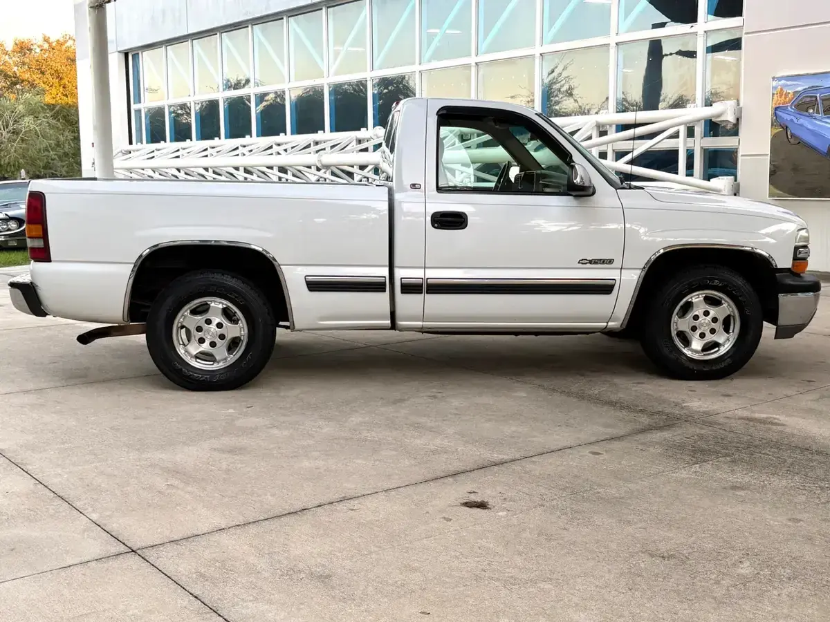 2000 Chevrolet Silverado 1500 LS