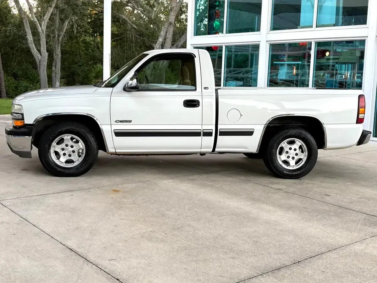 2000 Chevrolet Silverado 1500 LS
