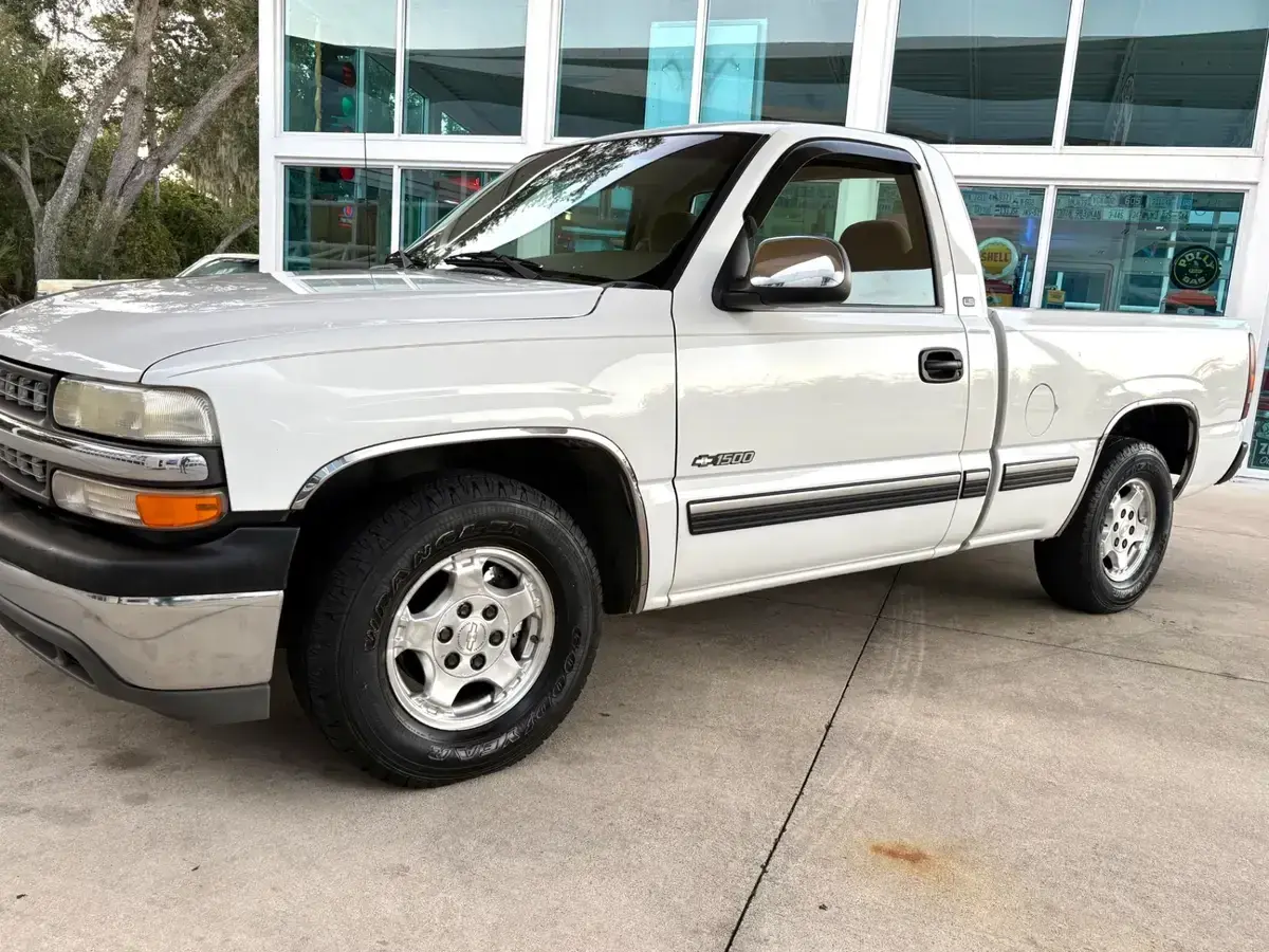 2000 Chevrolet Silverado 1500 LS