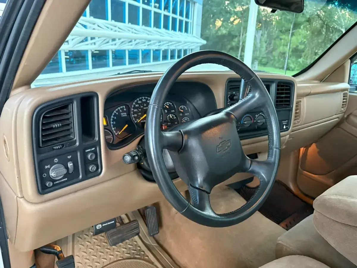 2000 Chevrolet Silverado 1500 LS