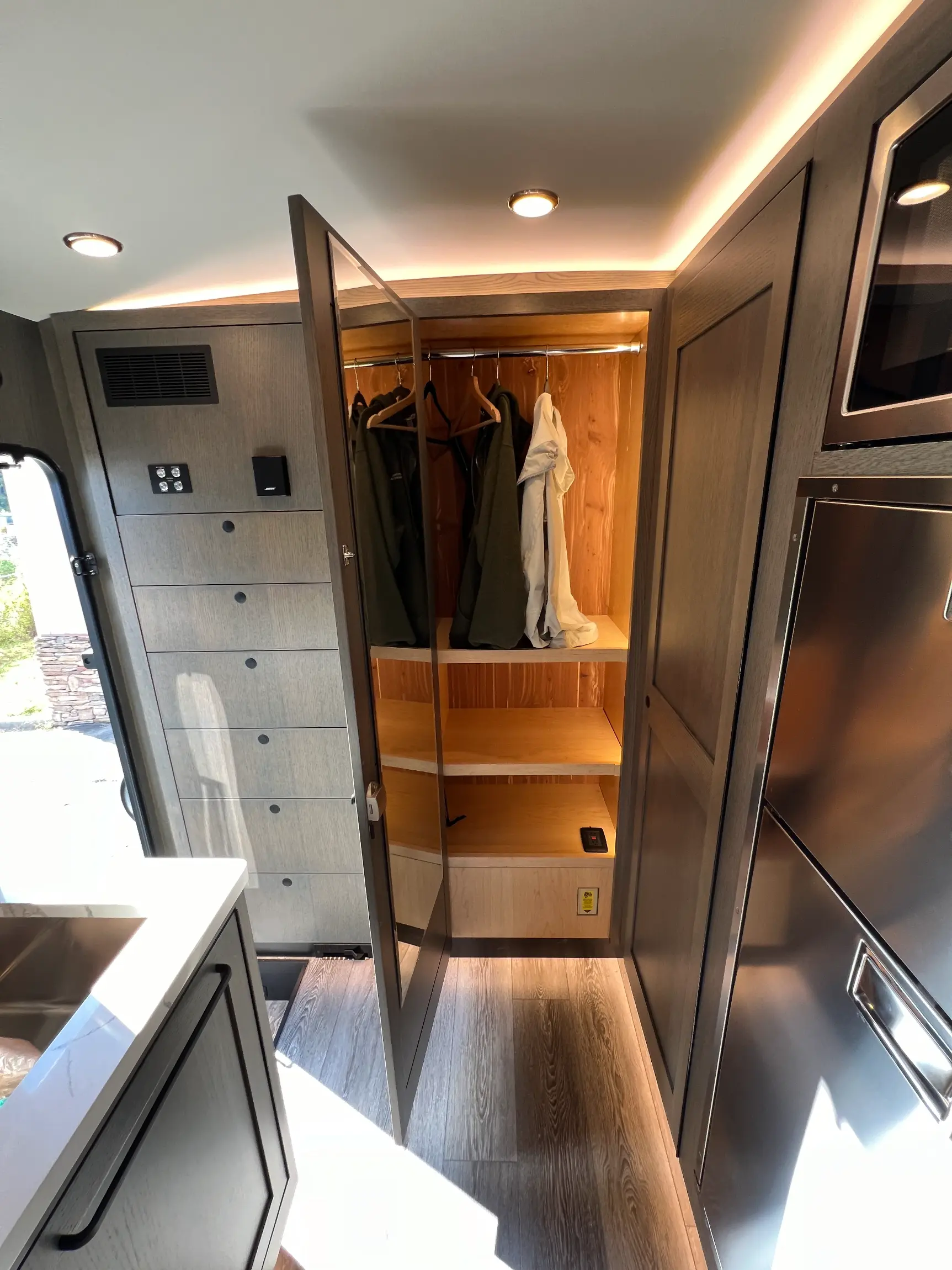 2021 EarthRoamer LTi-022