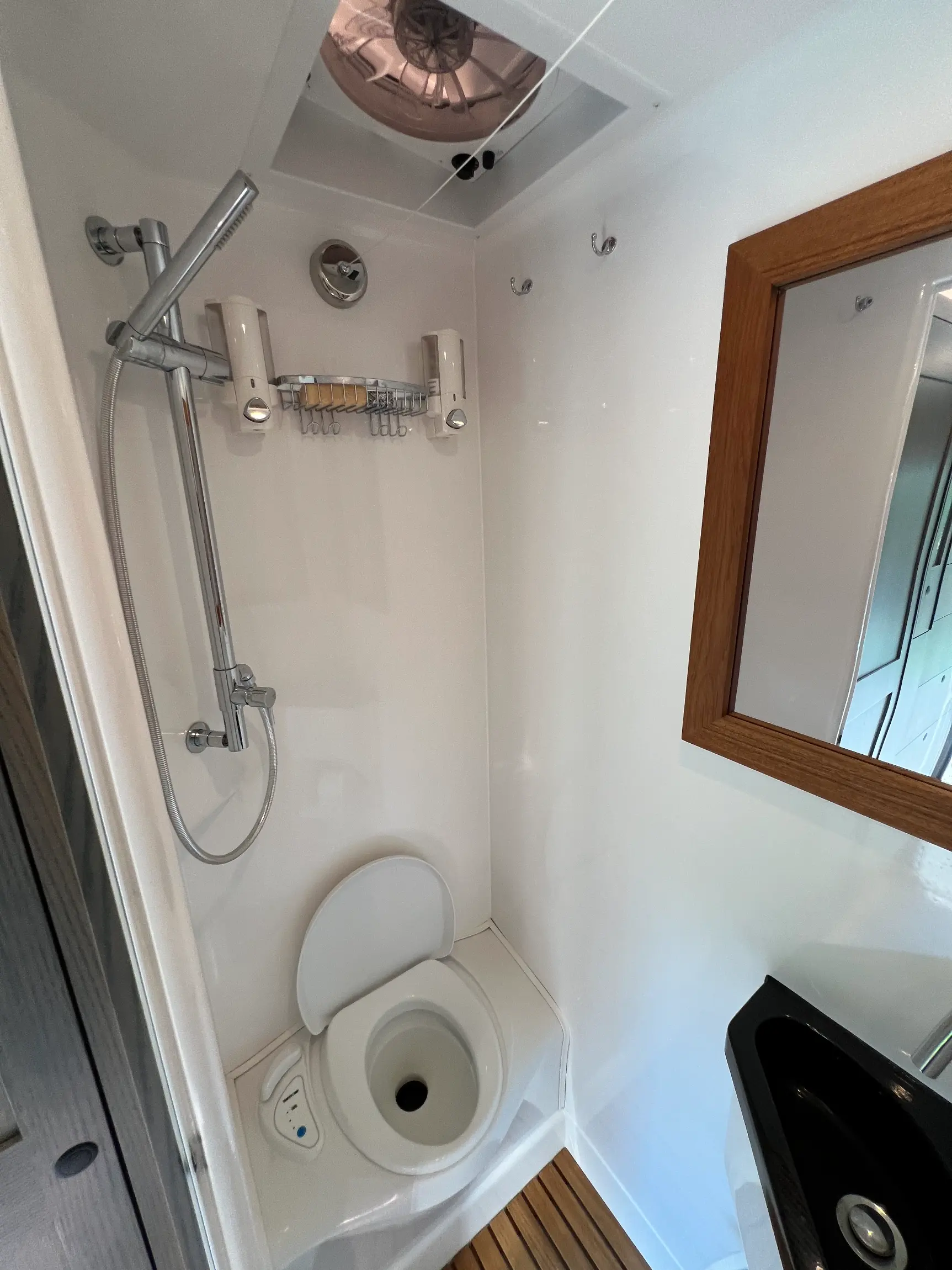 2021 EarthRoamer LTi-022