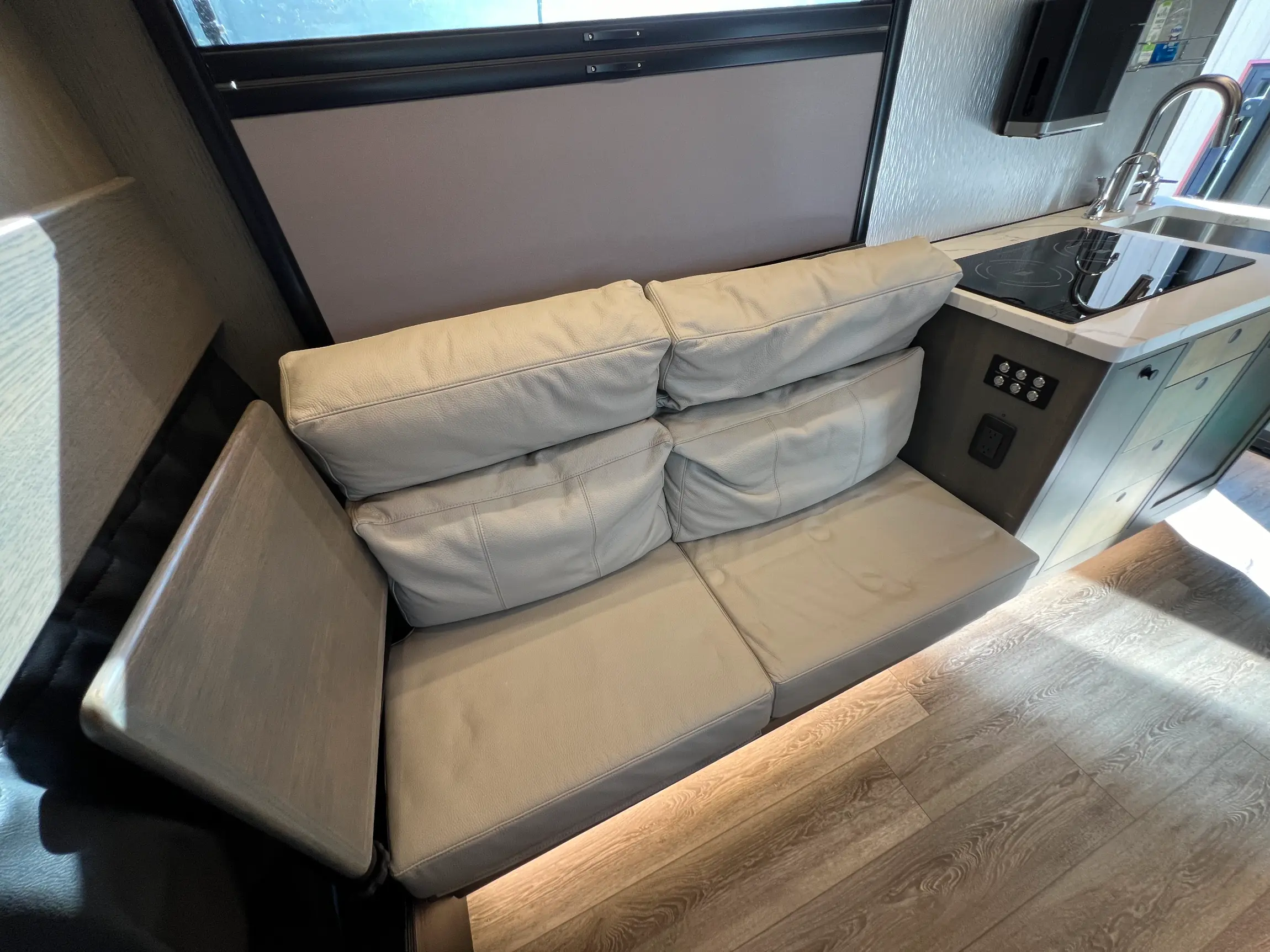 2021 EarthRoamer LTi-022