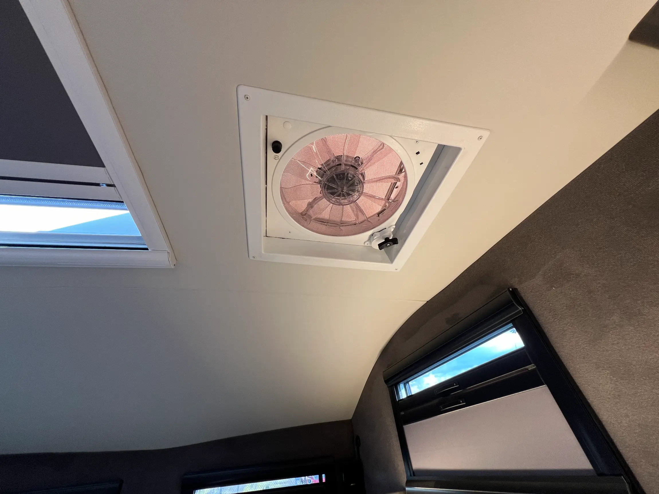 2021 EarthRoamer LTi-022