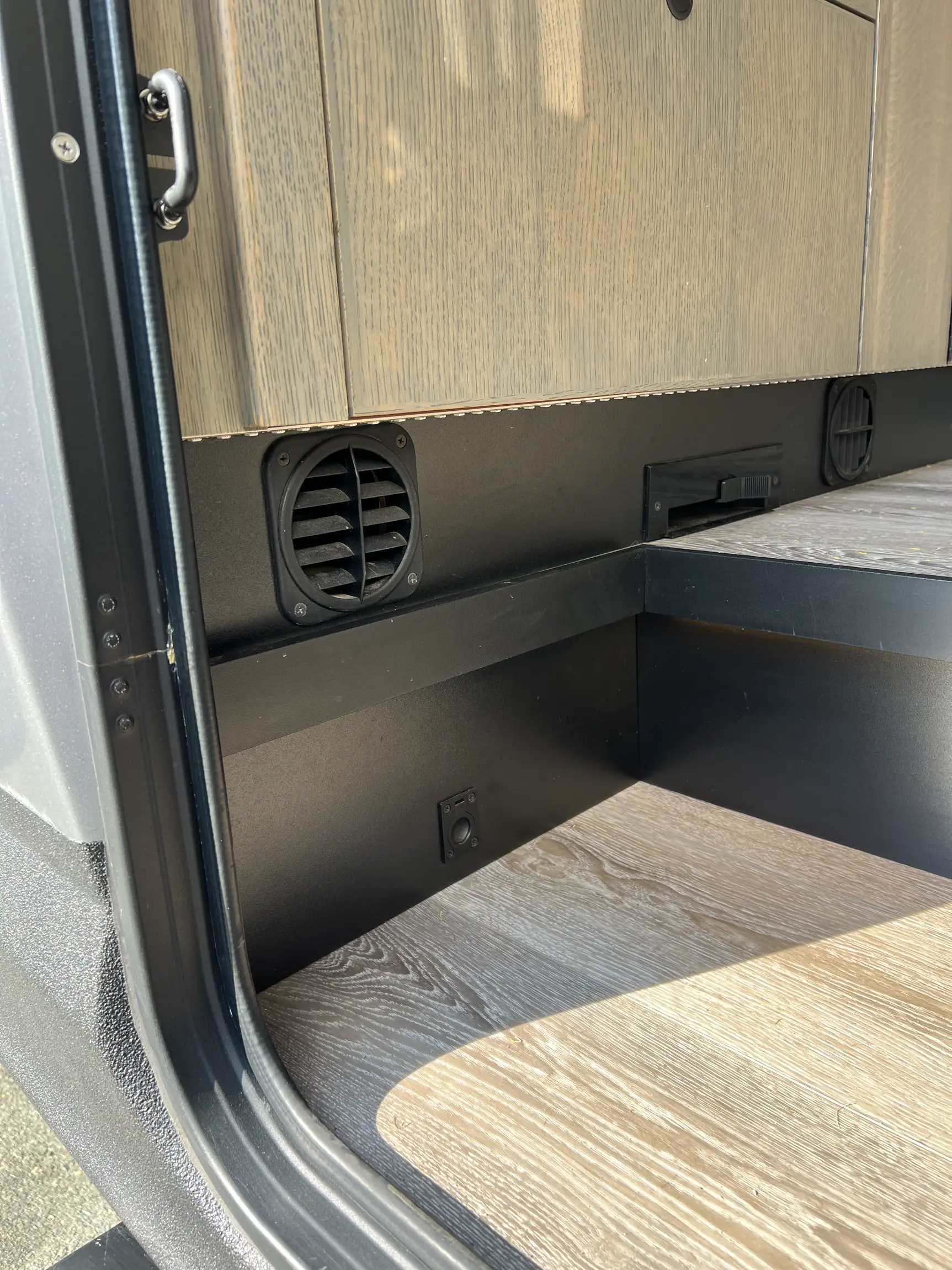 2021 EarthRoamer LTi-022