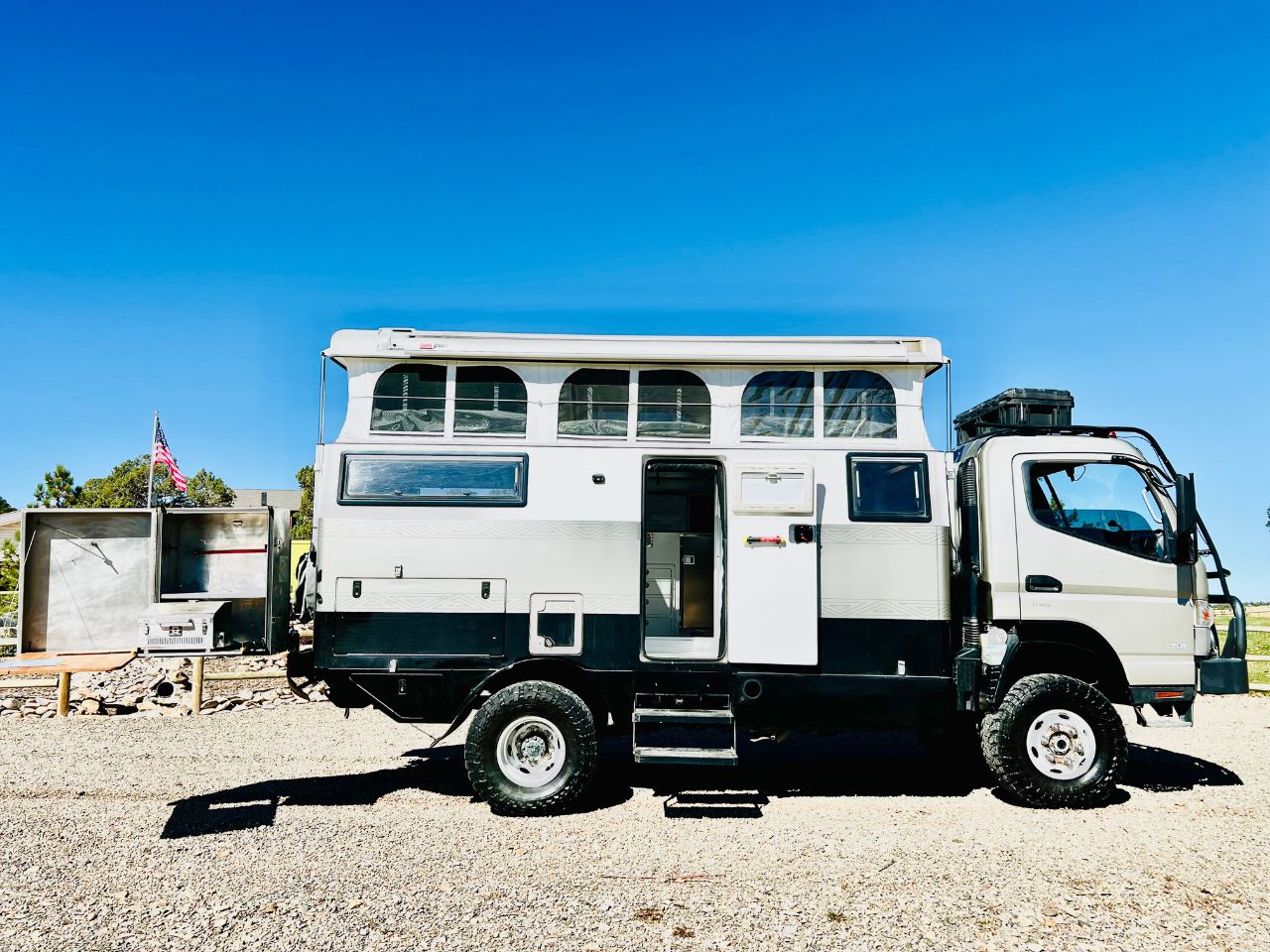  EarthCruiser EXP