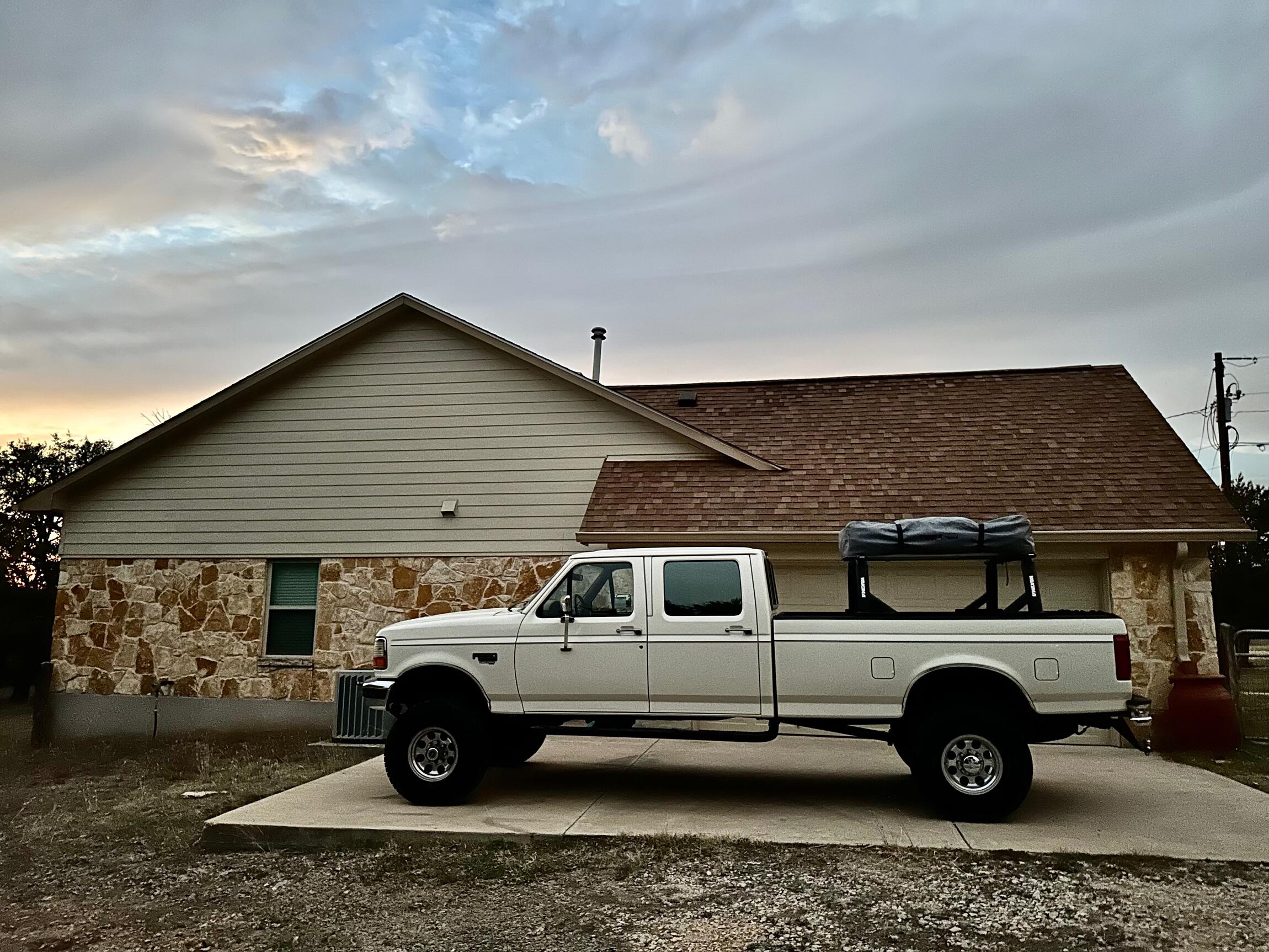 1997 Ford F-350 Power Stroke 4×4 Camper