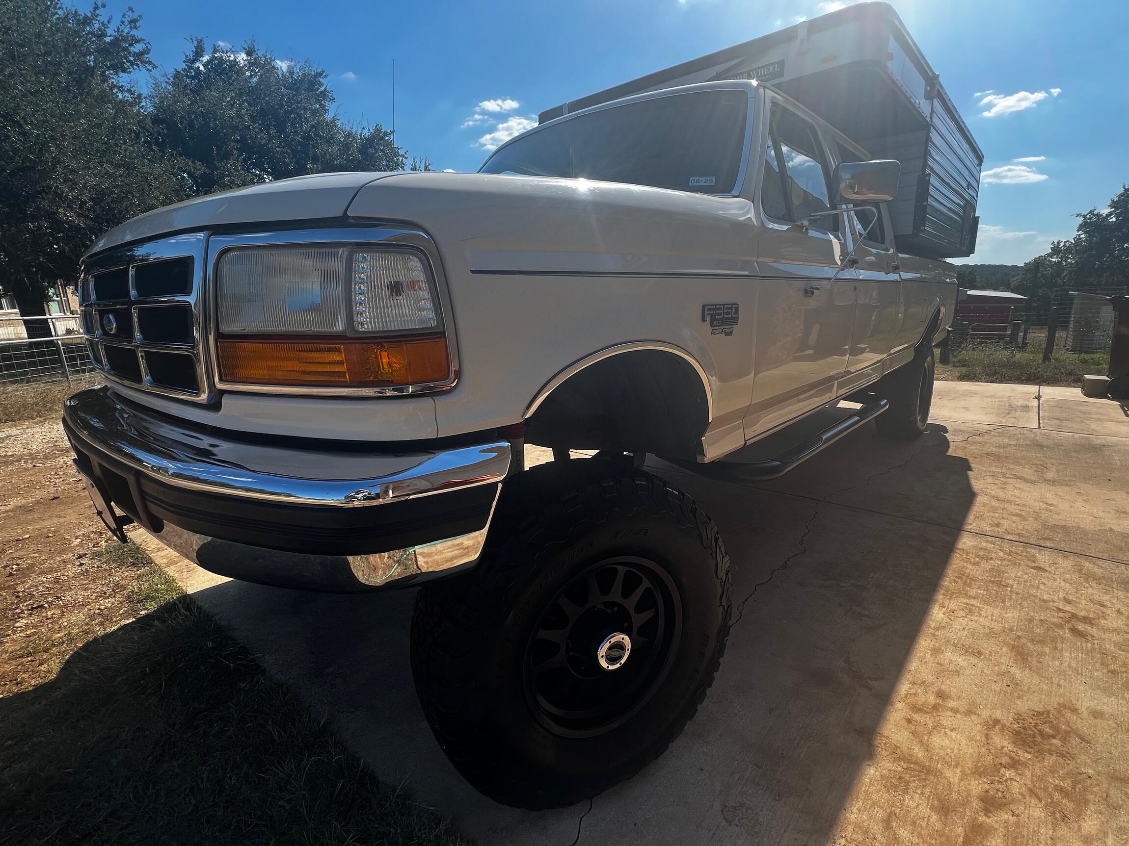 1997 Ford F-350 Power Stroke 4×4 Camper