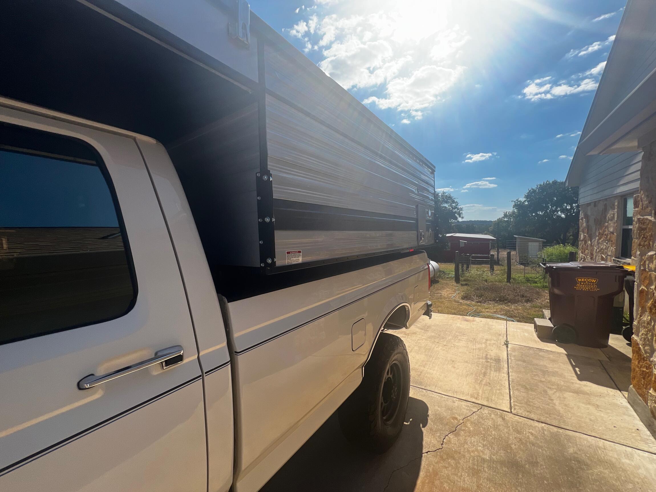 1997 Ford F-350 Power Stroke 4×4 Camper