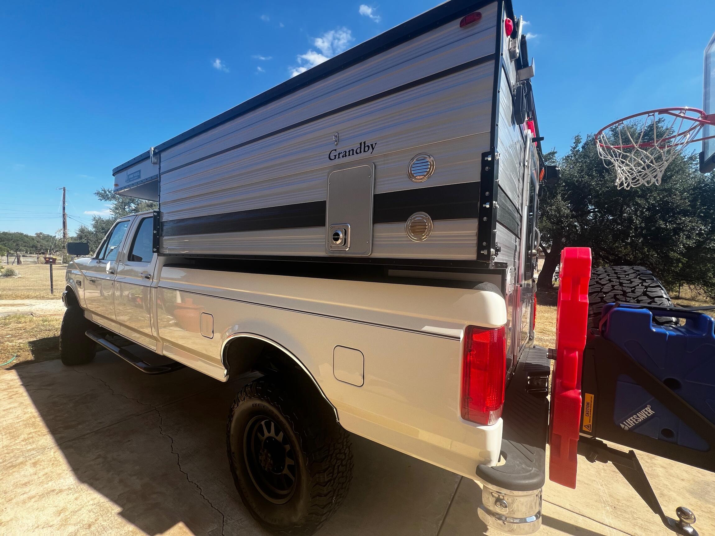 1997 Ford F-350 Power Stroke 4×4 Camper