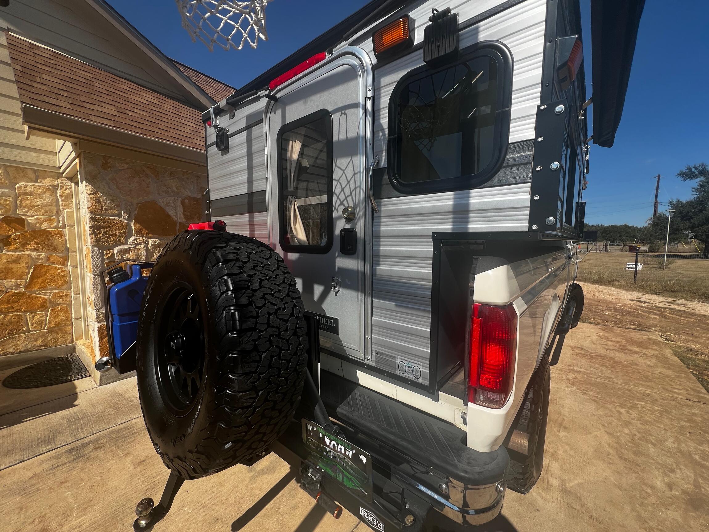 1997 Ford F-350 Power Stroke 4×4 Camper