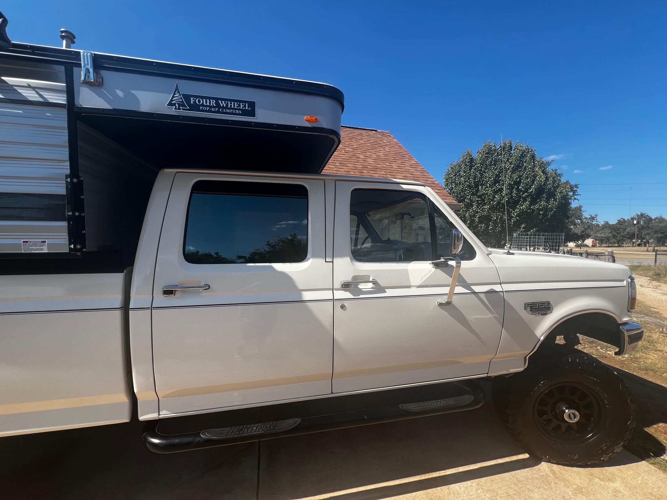 1997 Ford F-350 Power Stroke 4×4 Camper