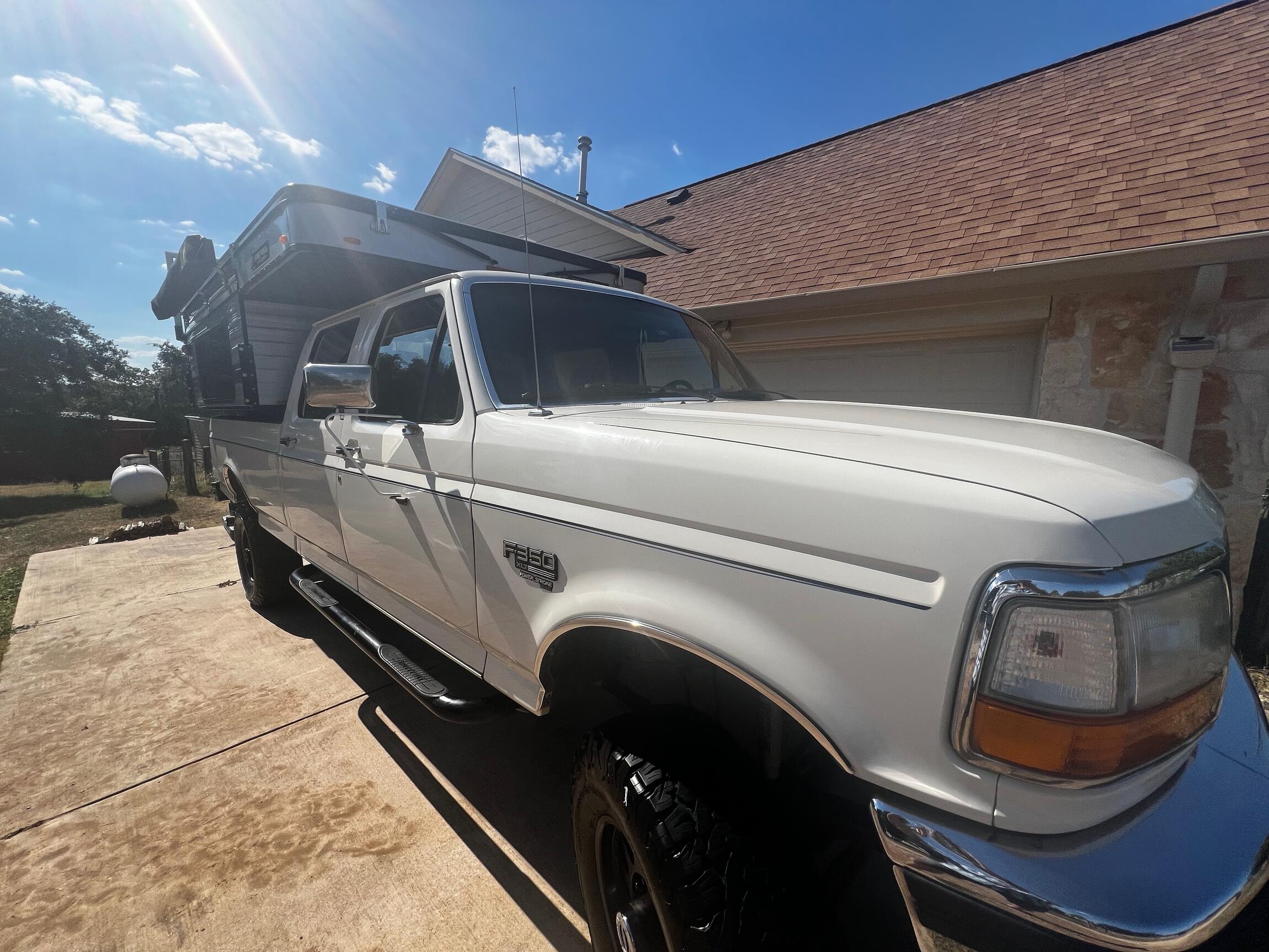 1997 Ford F-350 Power Stroke 4×4 Camper