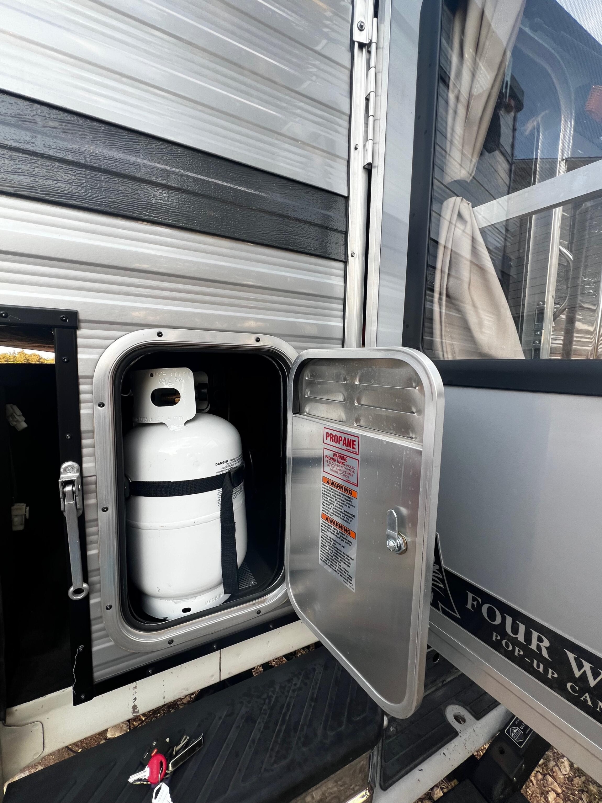 1997 Ford F-350 Power Stroke 4×4 Camper