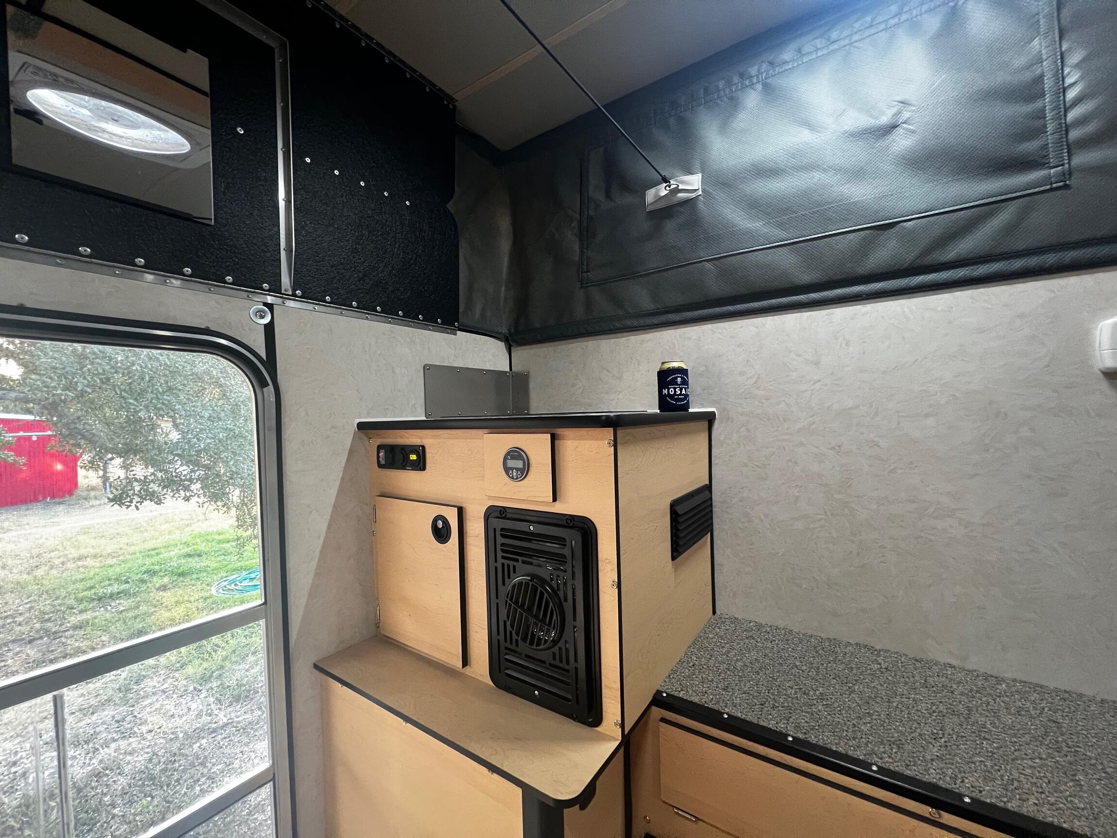 1997 Ford F-350 Power Stroke 4×4 Camper