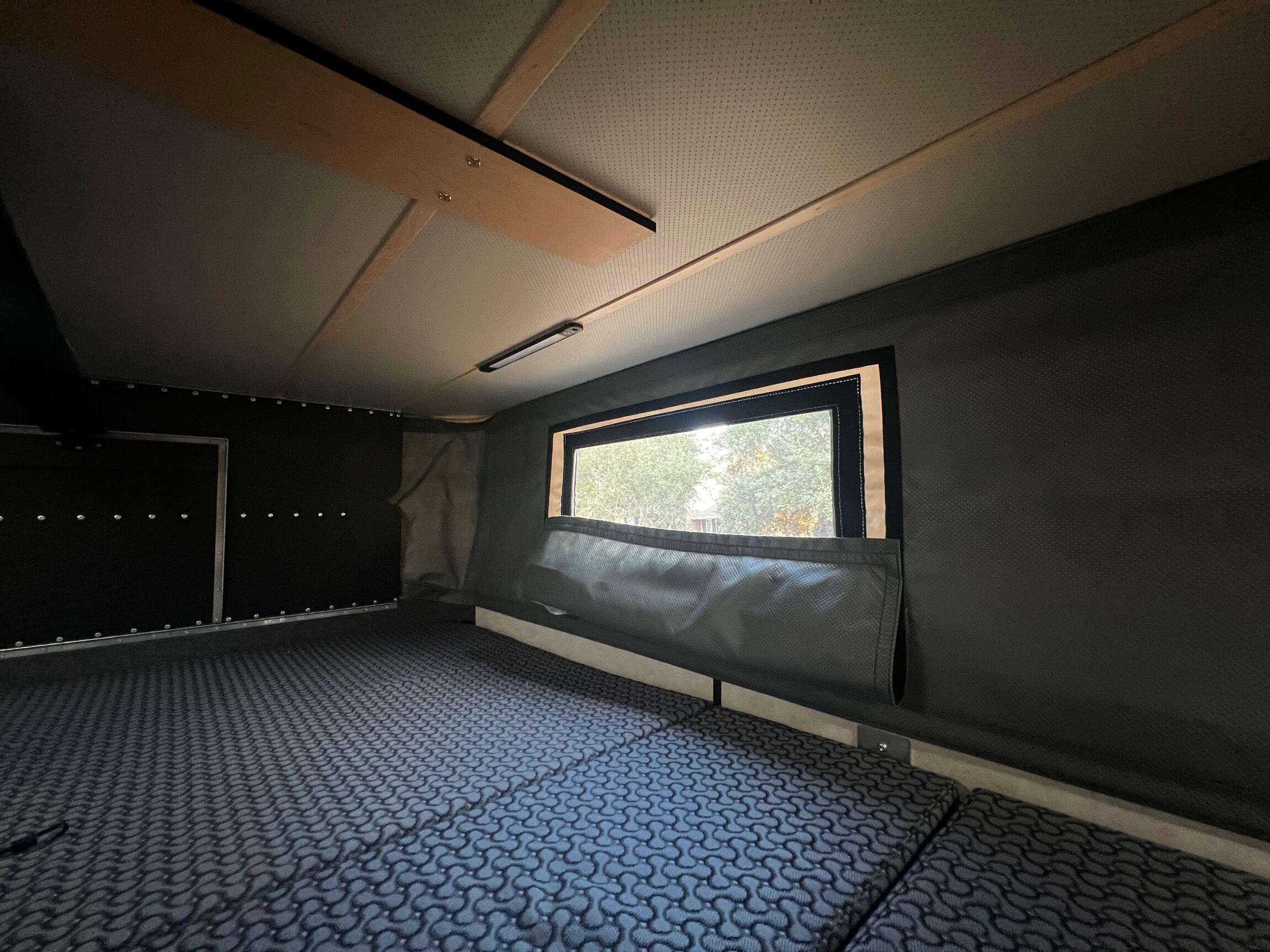 1997 Ford F-350 Power Stroke 4×4 Camper