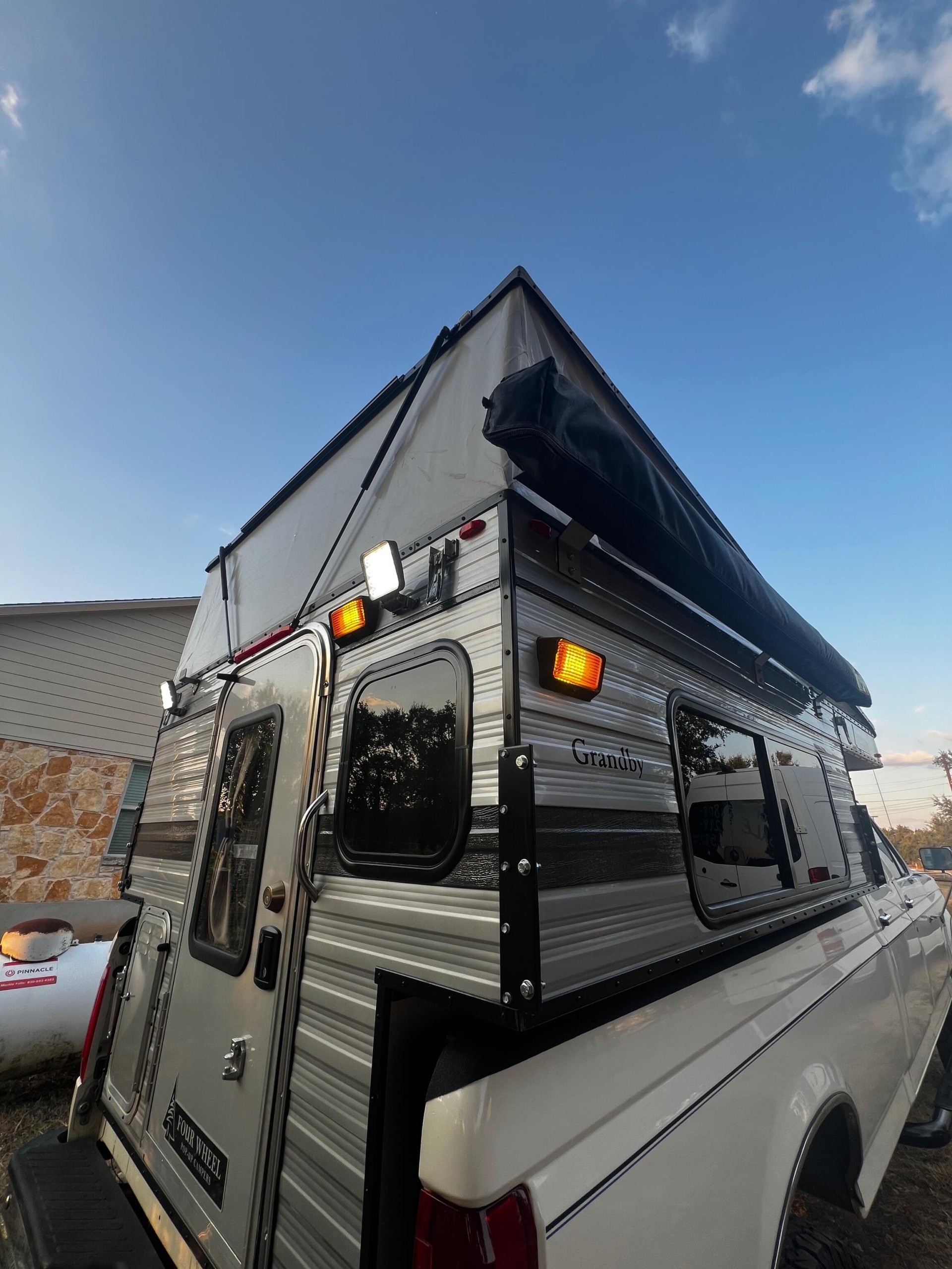 1997 Ford F-350 Power Stroke 4×4 Camper