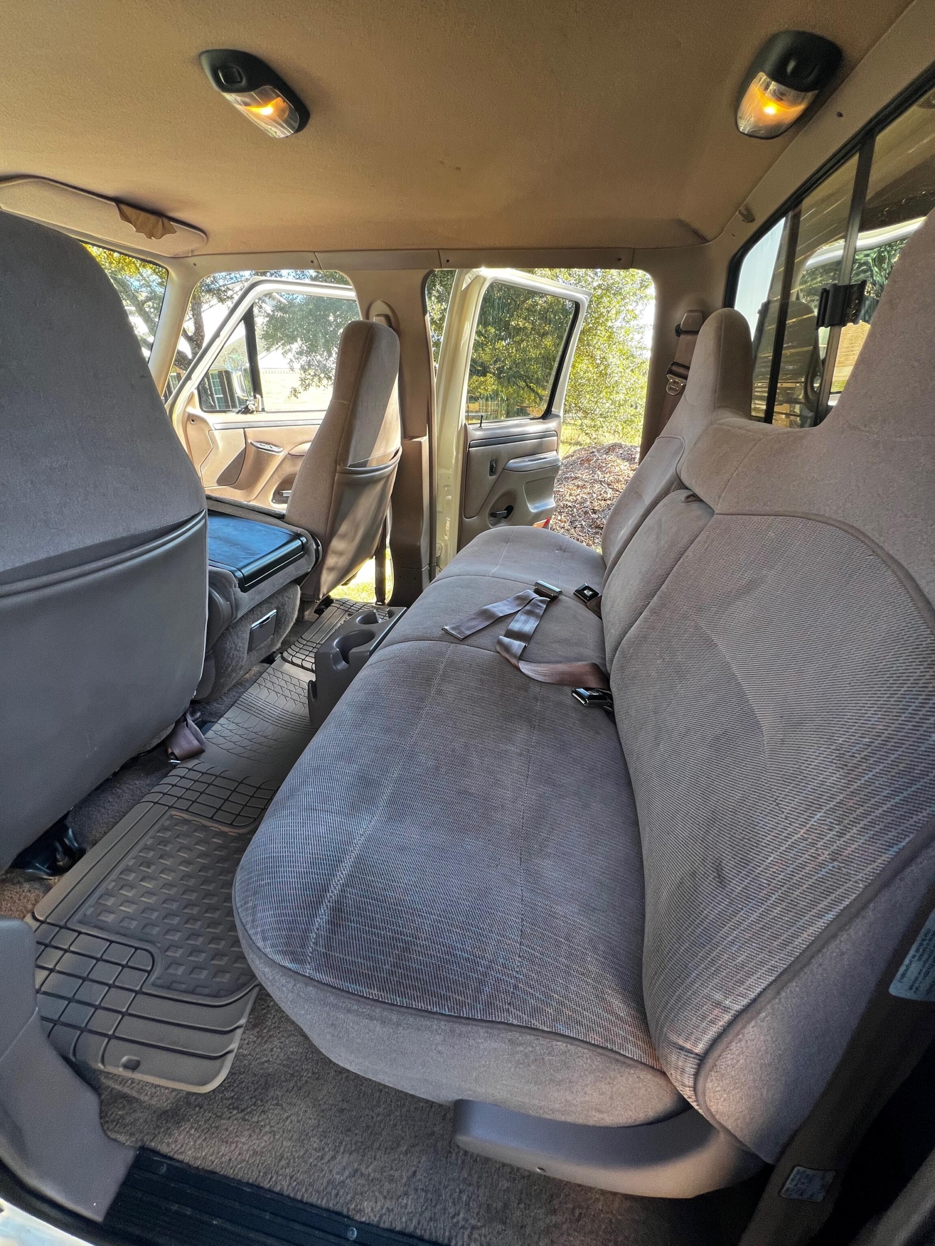 1997 Ford F-350 Power Stroke 4×4 Camper