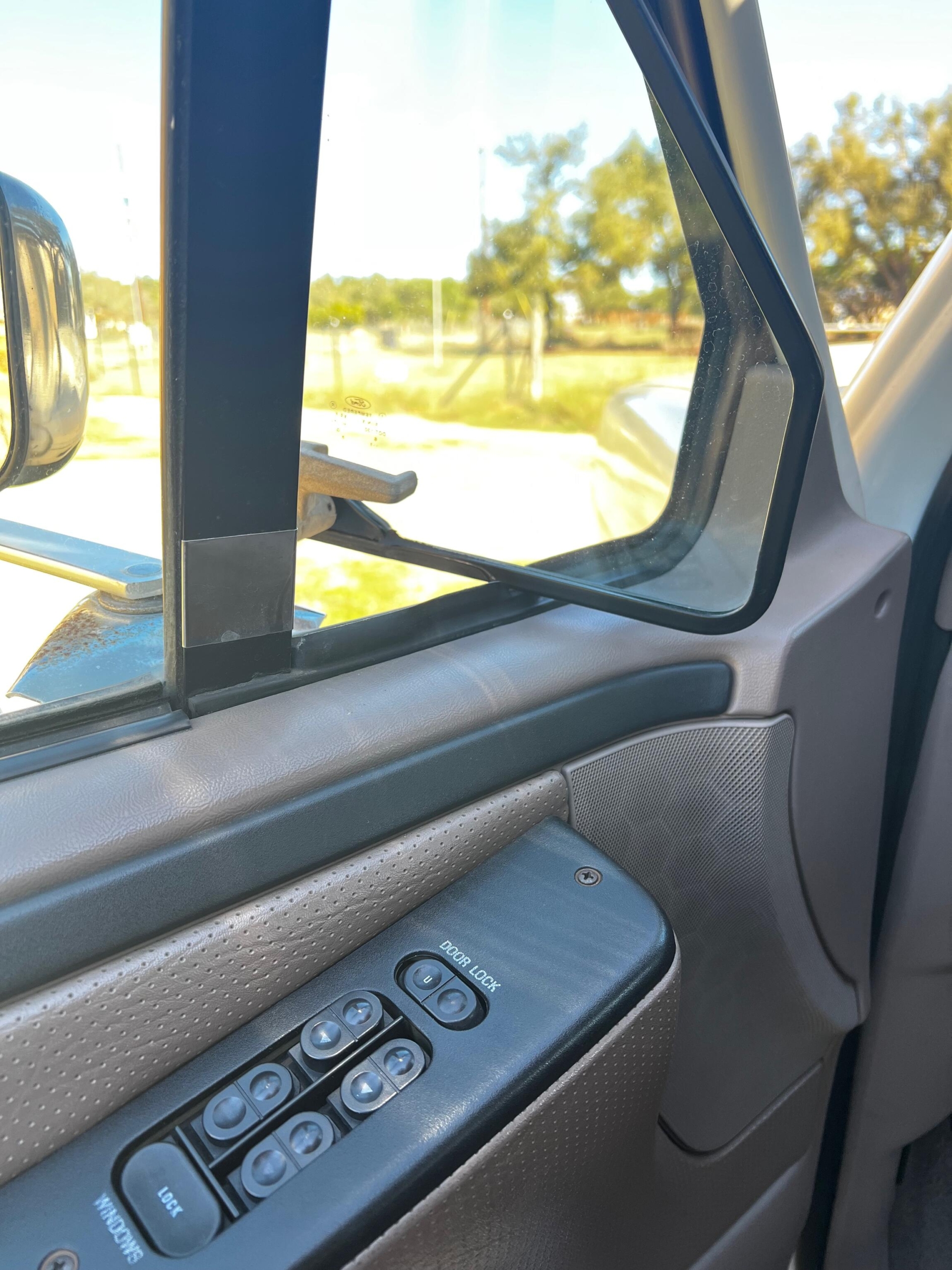 1997 Ford F-350 Power Stroke 4×4 Camper