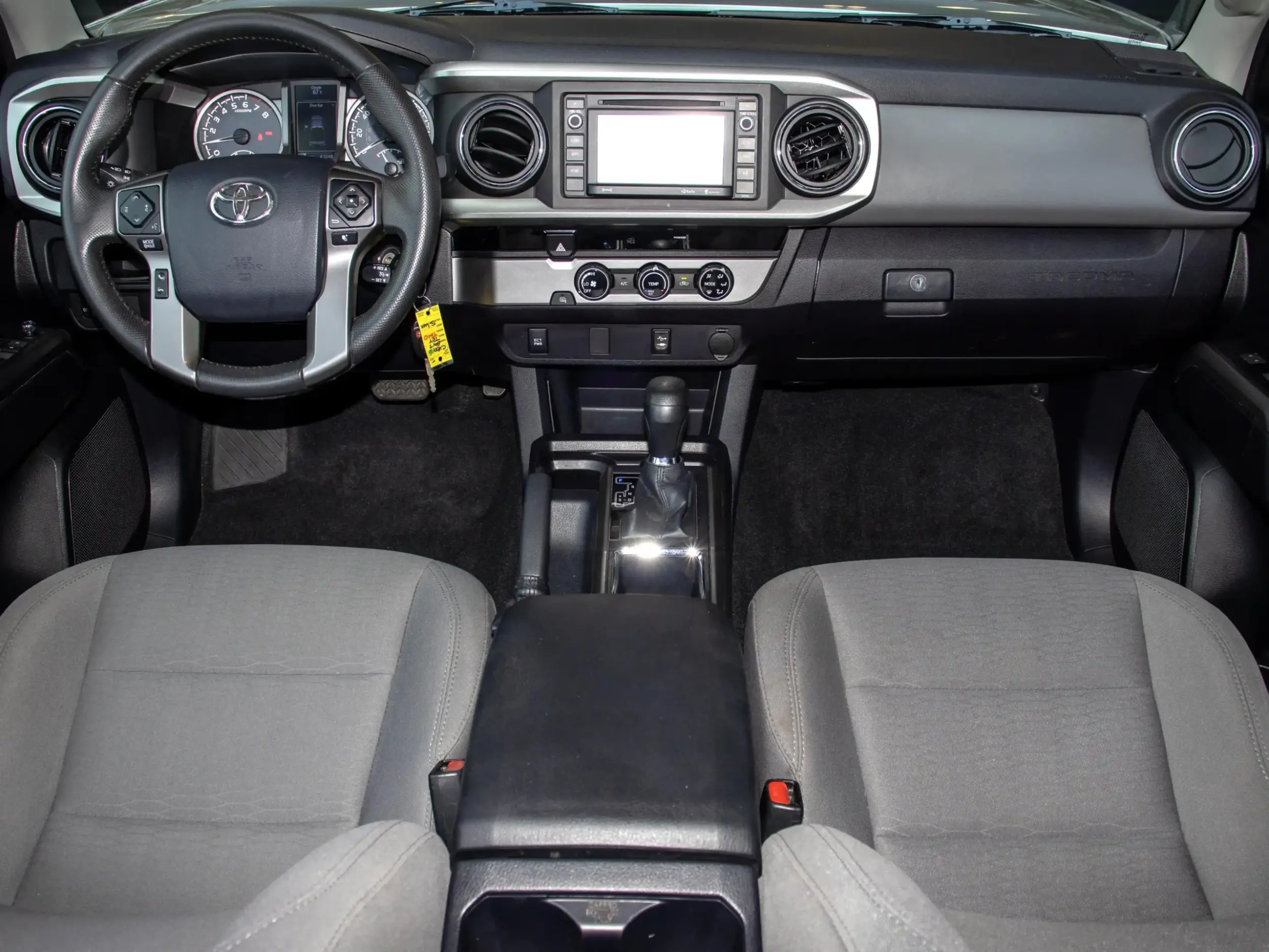 Renoca Windansea 2017 Toyota Tacoma SR5