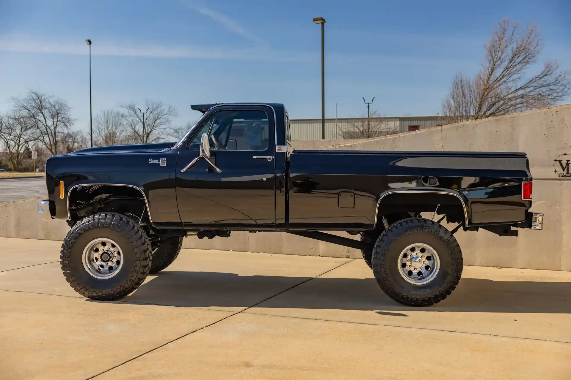 1976 GMC K2500 Sierra - 2