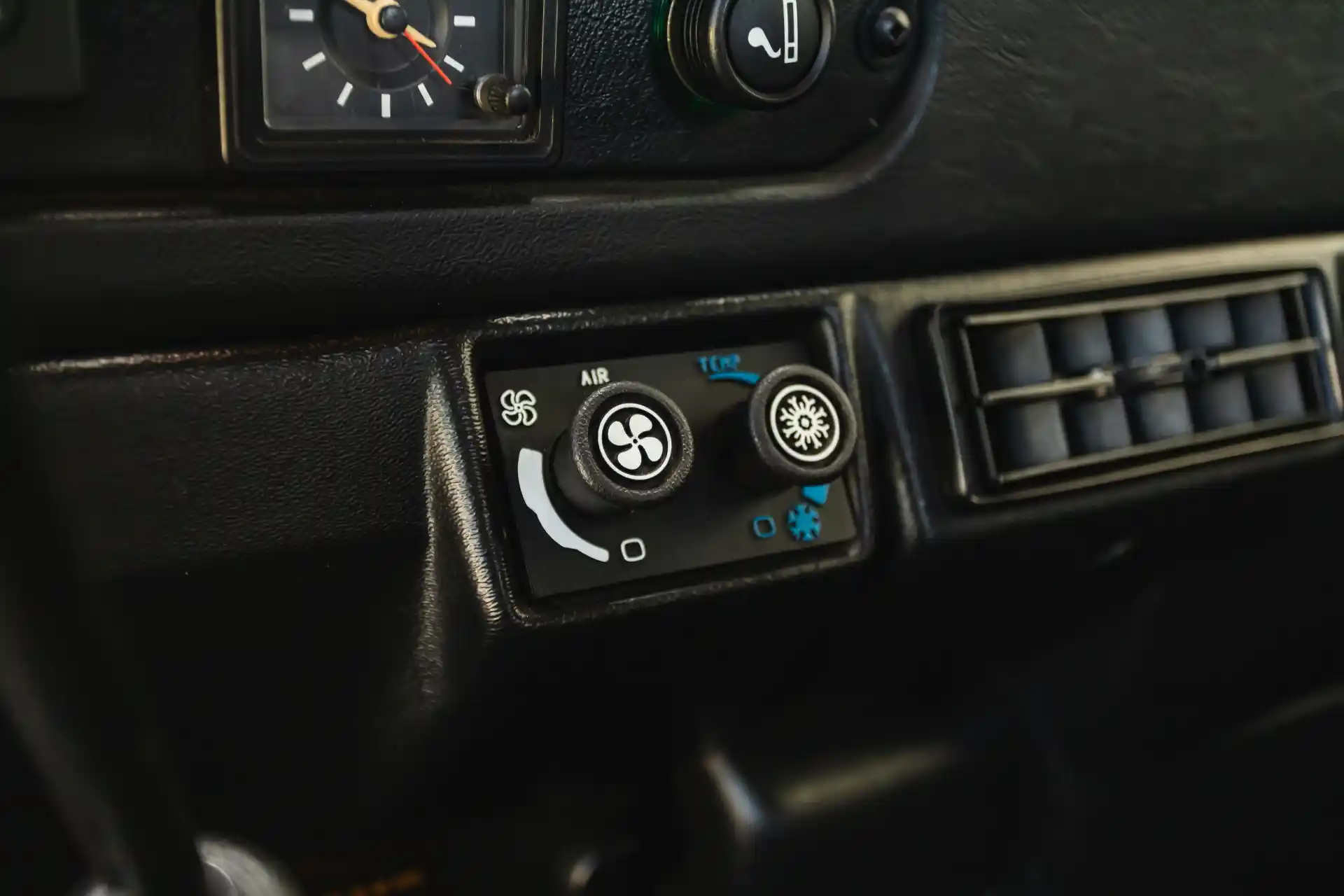 1995 Land Rover Defender 90 NAS