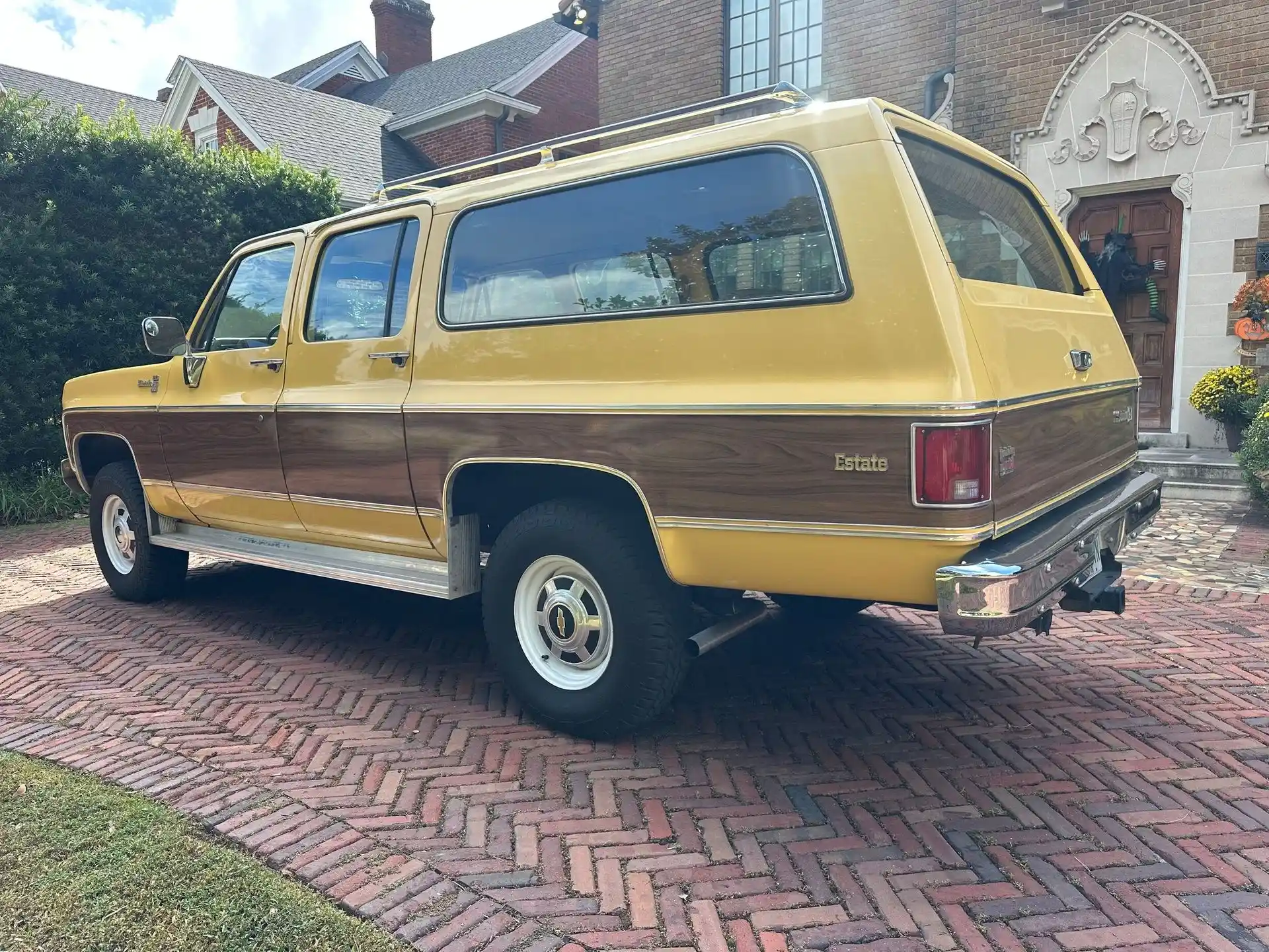 1977 Chevrolet Suburban K20 Silverado