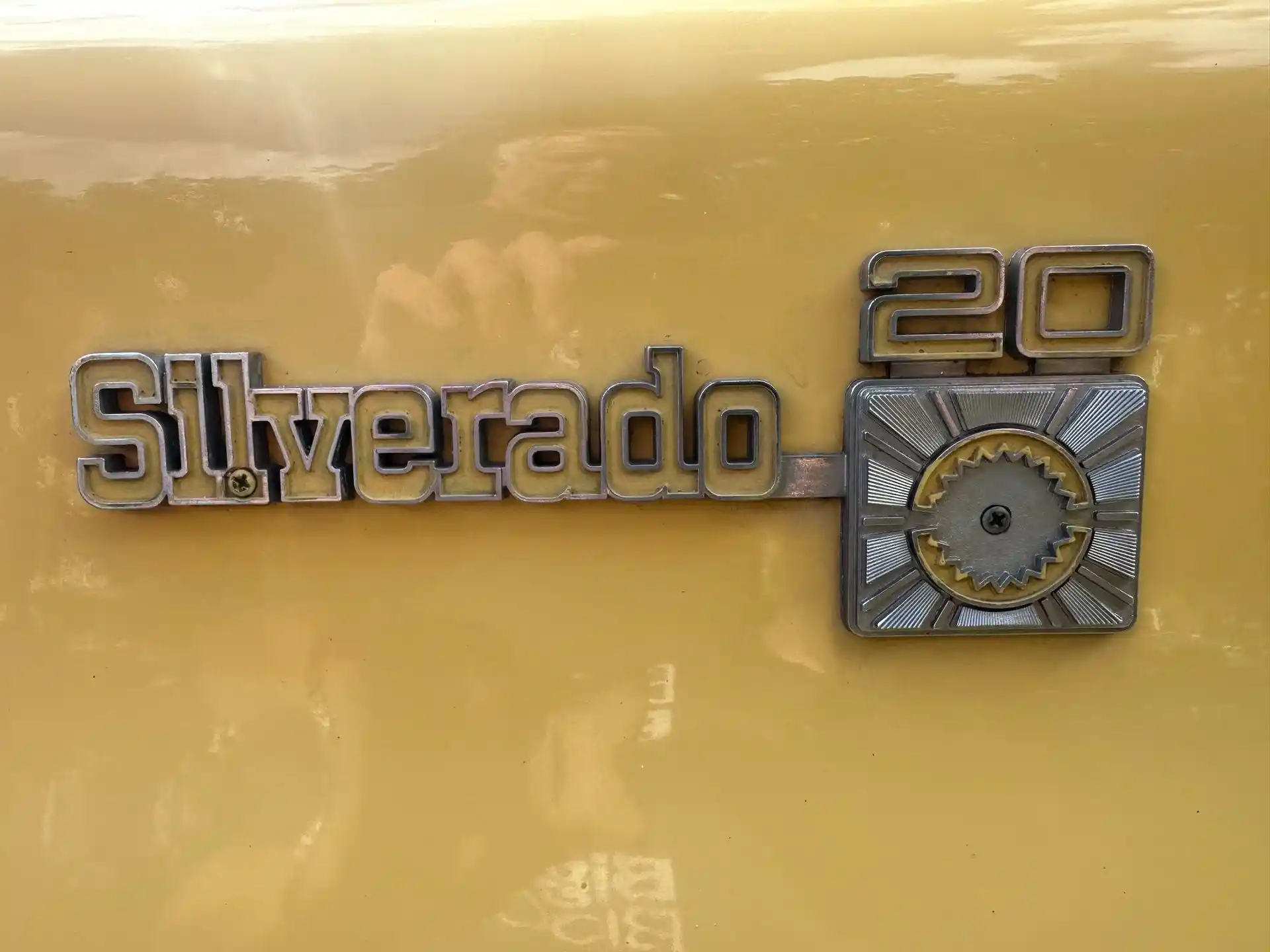 1977 Chevrolet Suburban K20 Silverado