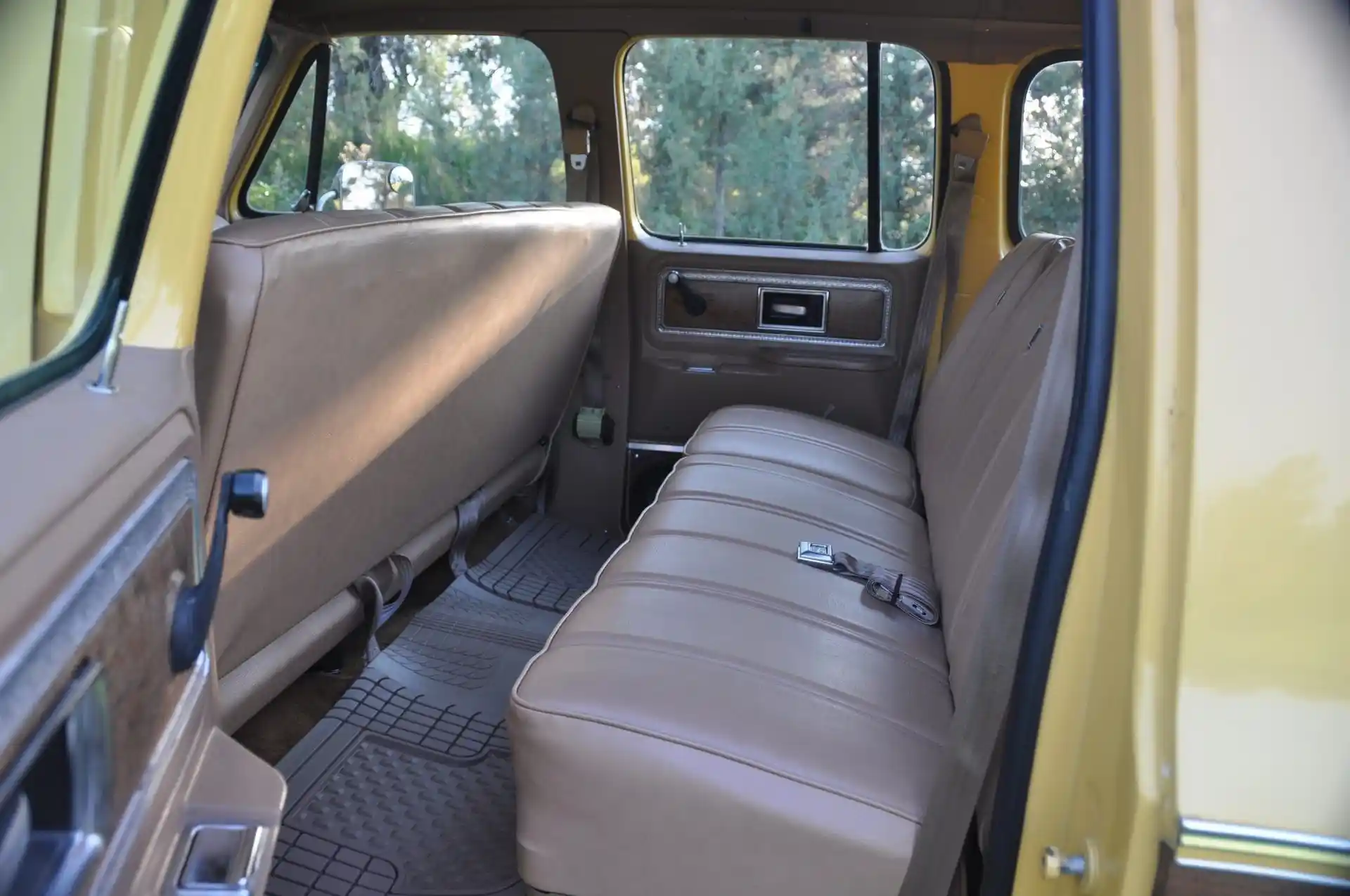 1977 Chevrolet Suburban K20 Silverado