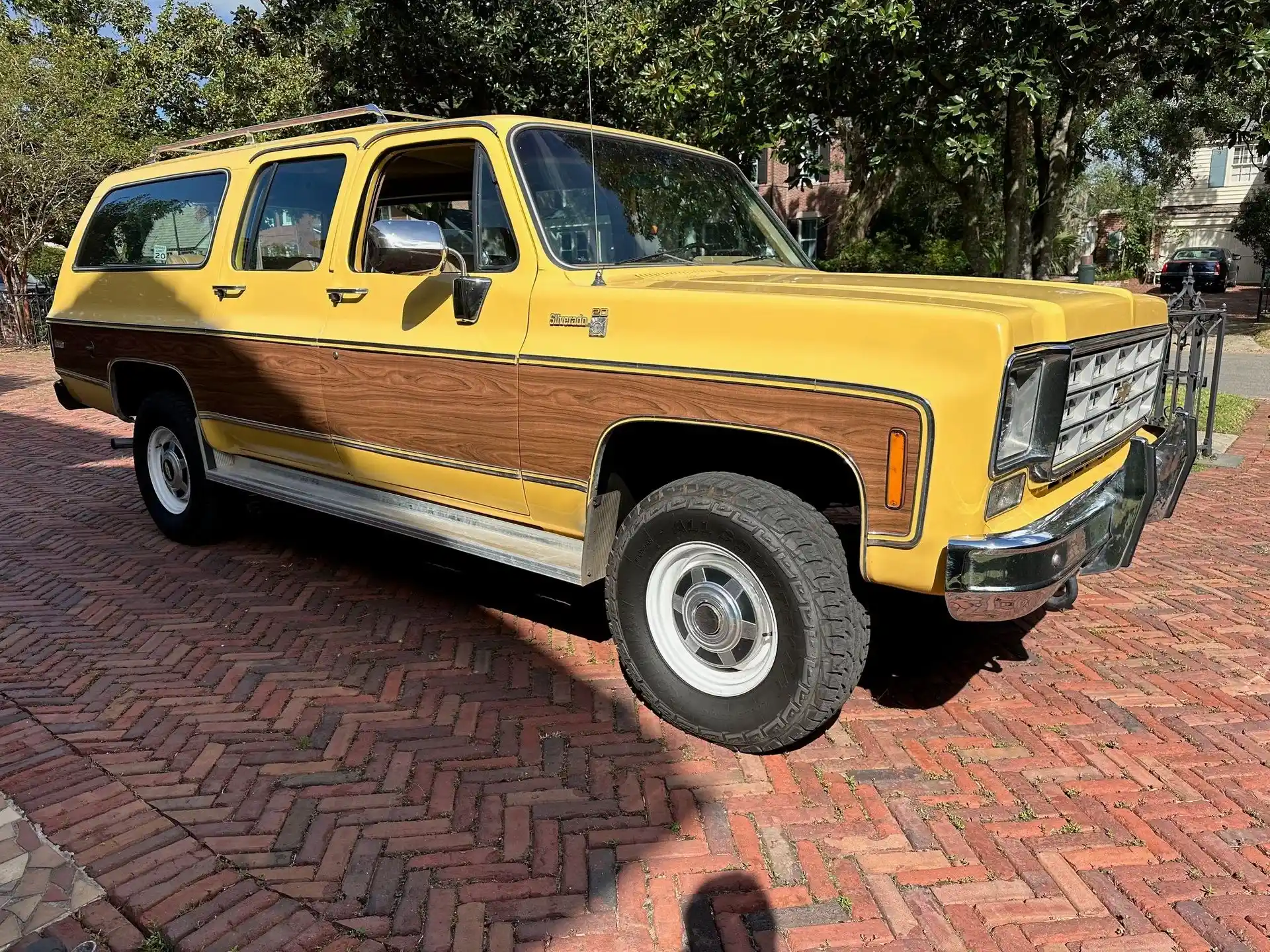 1977 Chevrolet Suburban K20 Silverado