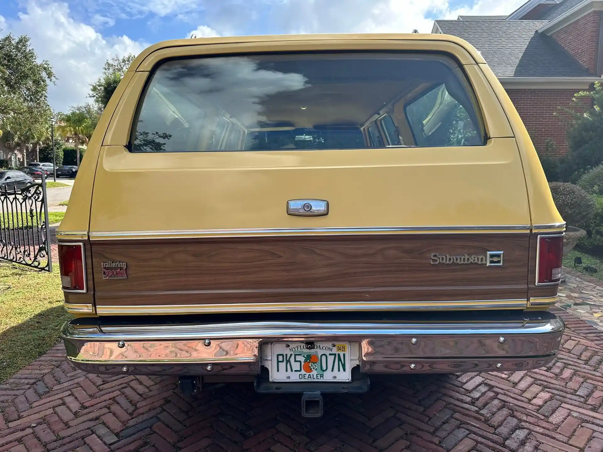 1977 Chevrolet Suburban K20 Silverado