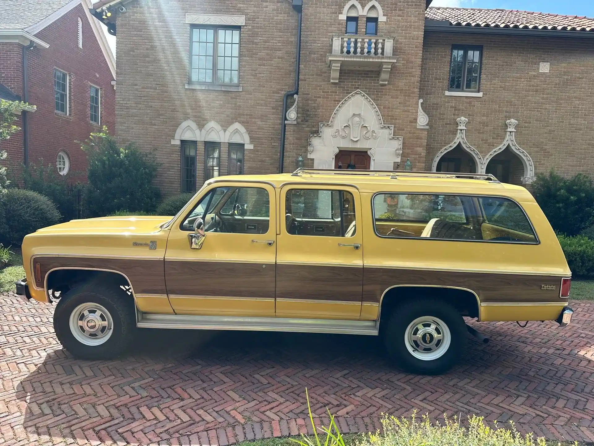 1977 Chevrolet Suburban K20 Silverado