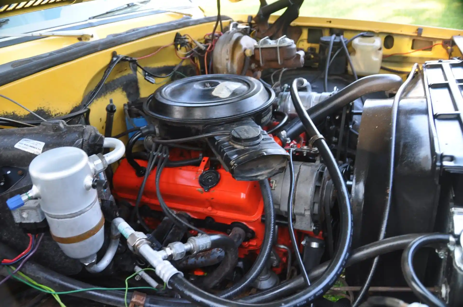 1977 Chevrolet Suburban K20 Silverado - 4