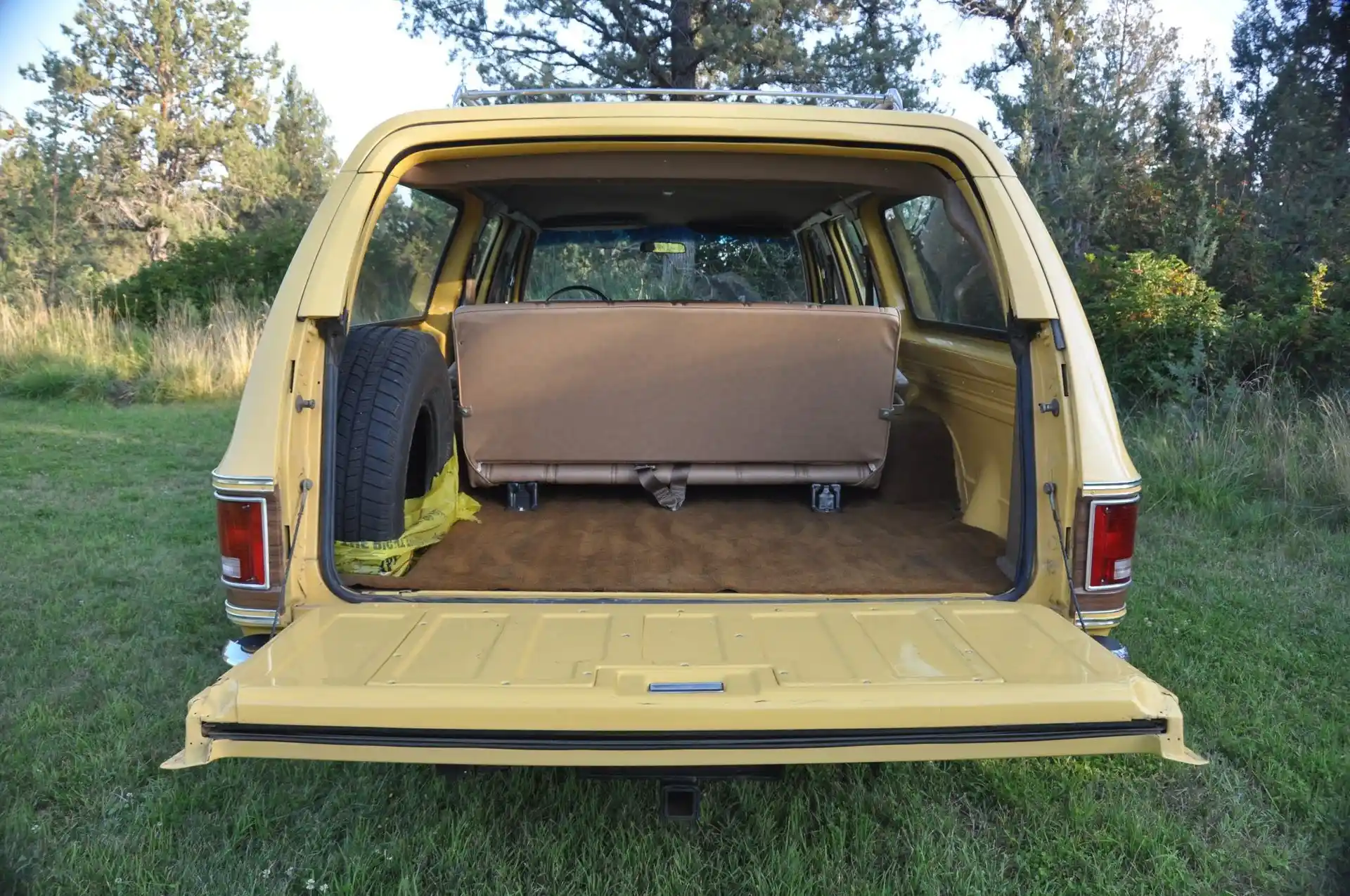 1977 Chevrolet Suburban K20 Silverado