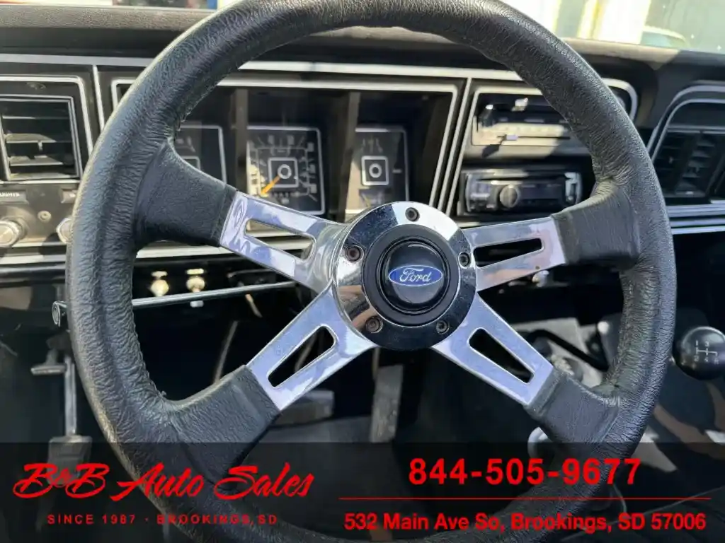 1977 Ford F-150 4×4 Shortbox