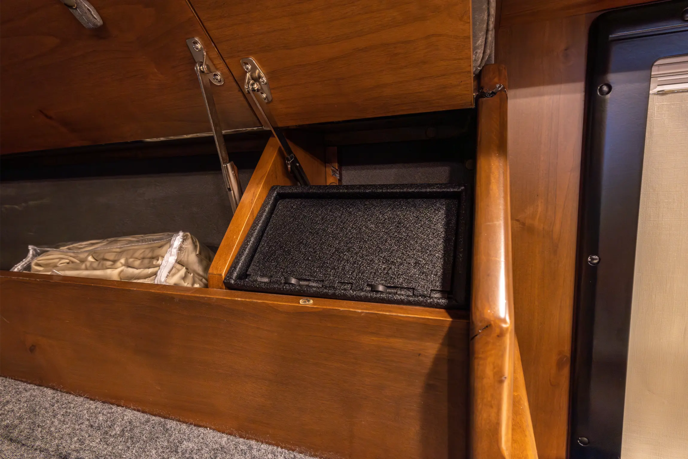 2019 EarthRoamer XV-LTS 234