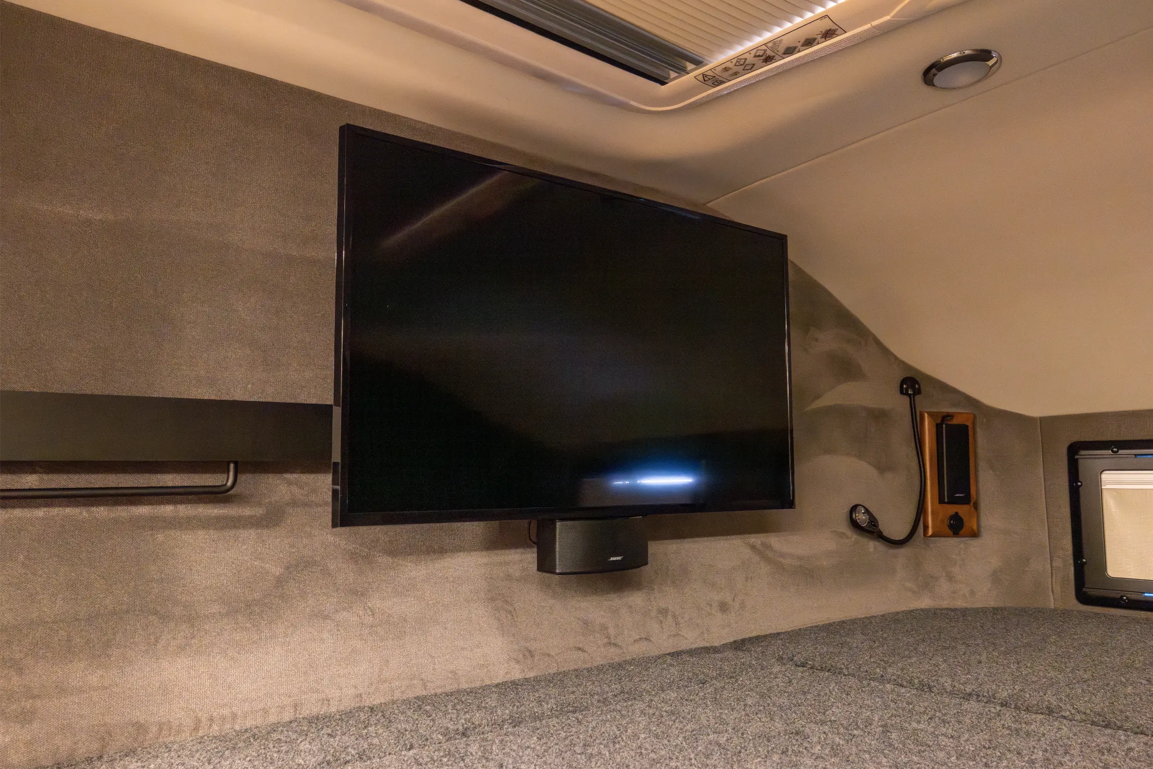 2019 EarthRoamer XV-LTS 234