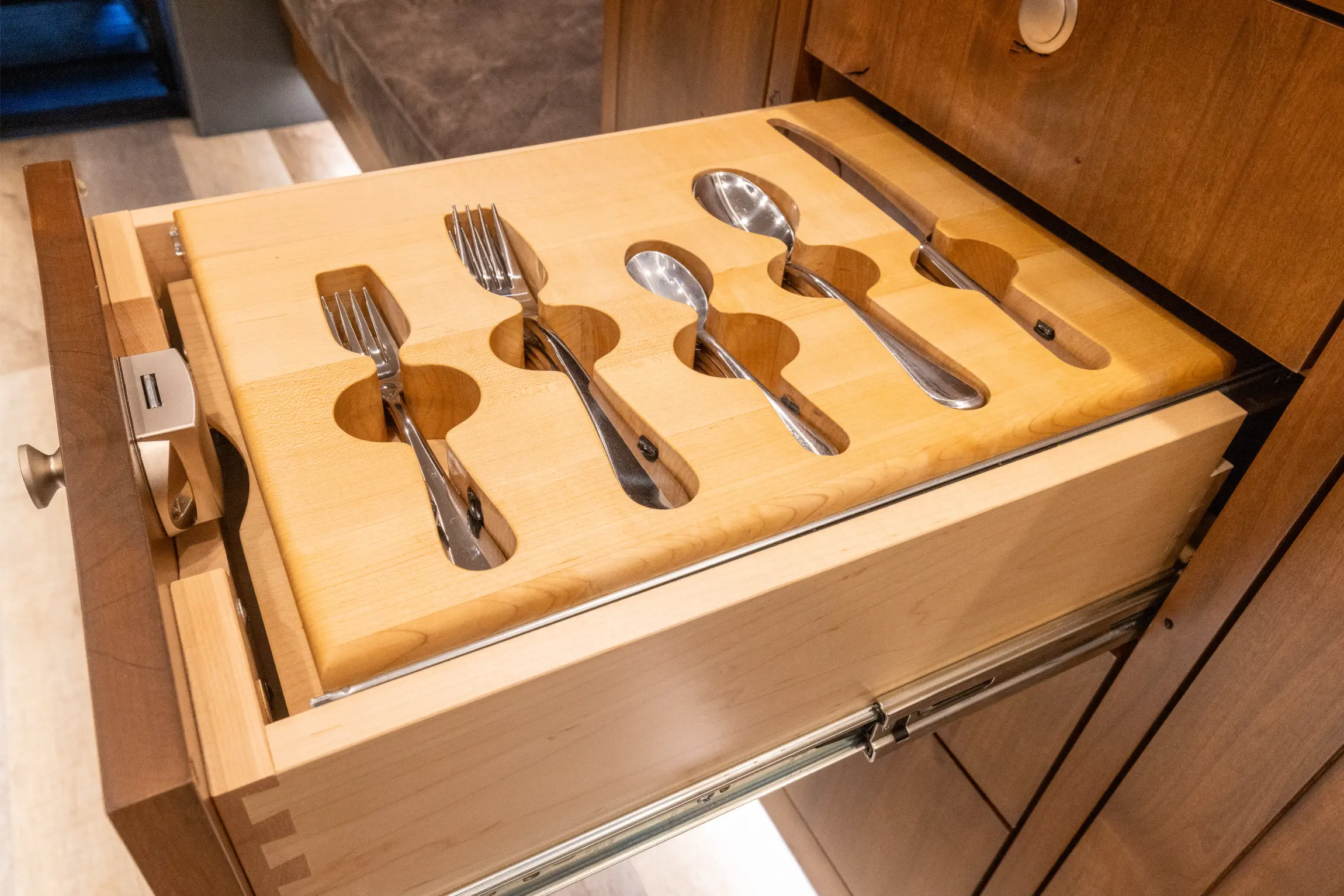 2019 EarthRoamer XV-LTS 234