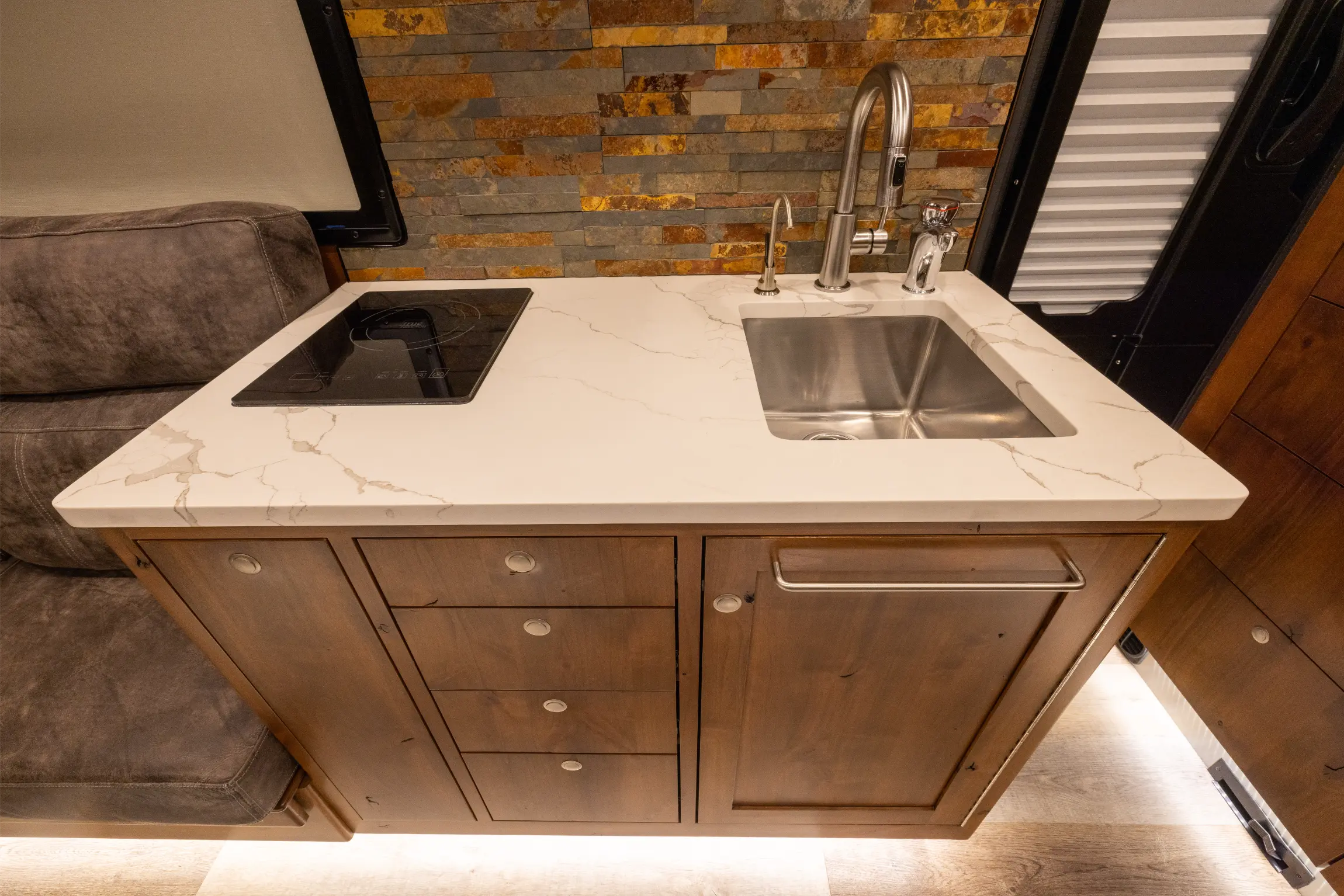 2019 EarthRoamer XV-LTS 234