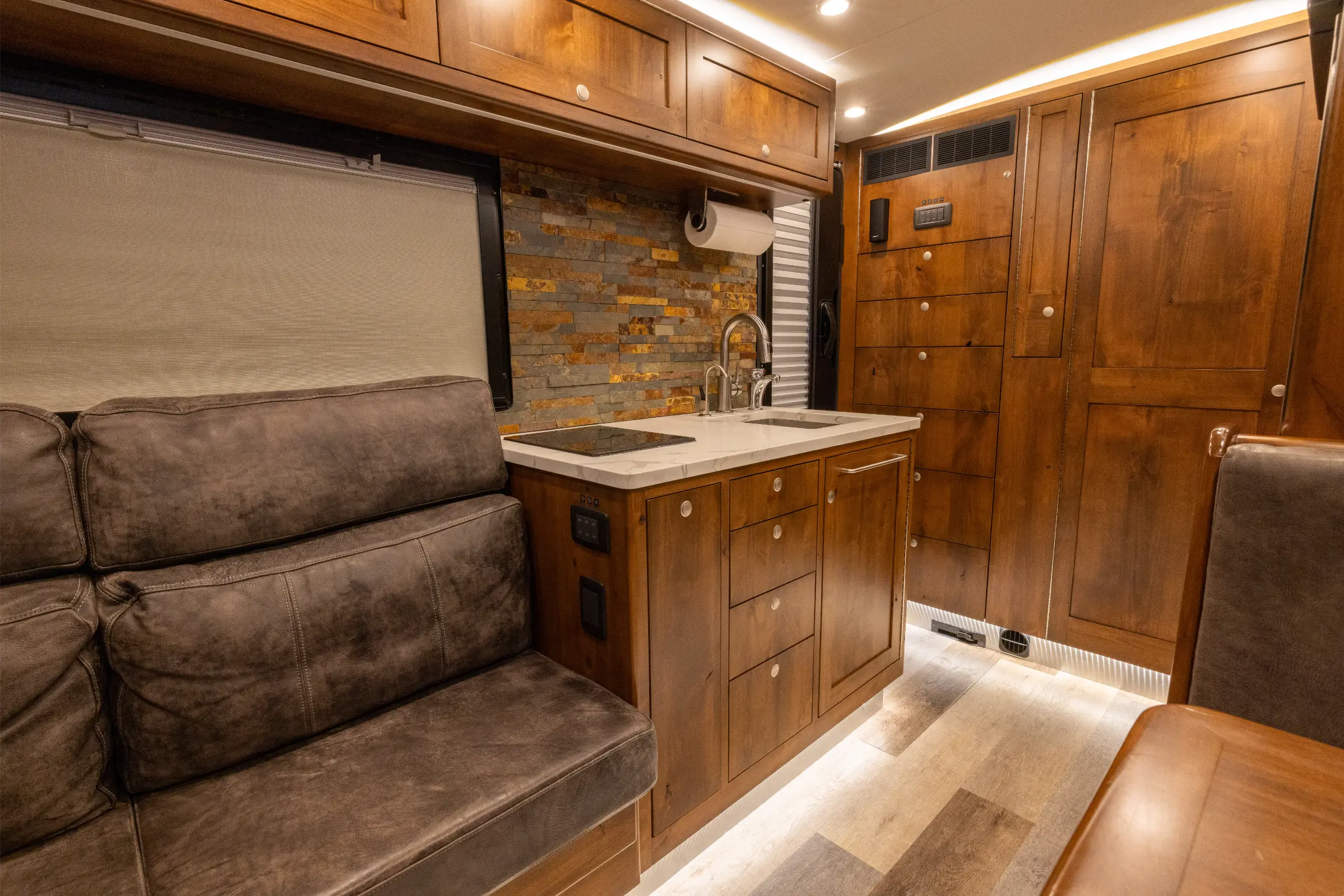 2019 EarthRoamer XV-LTS 234