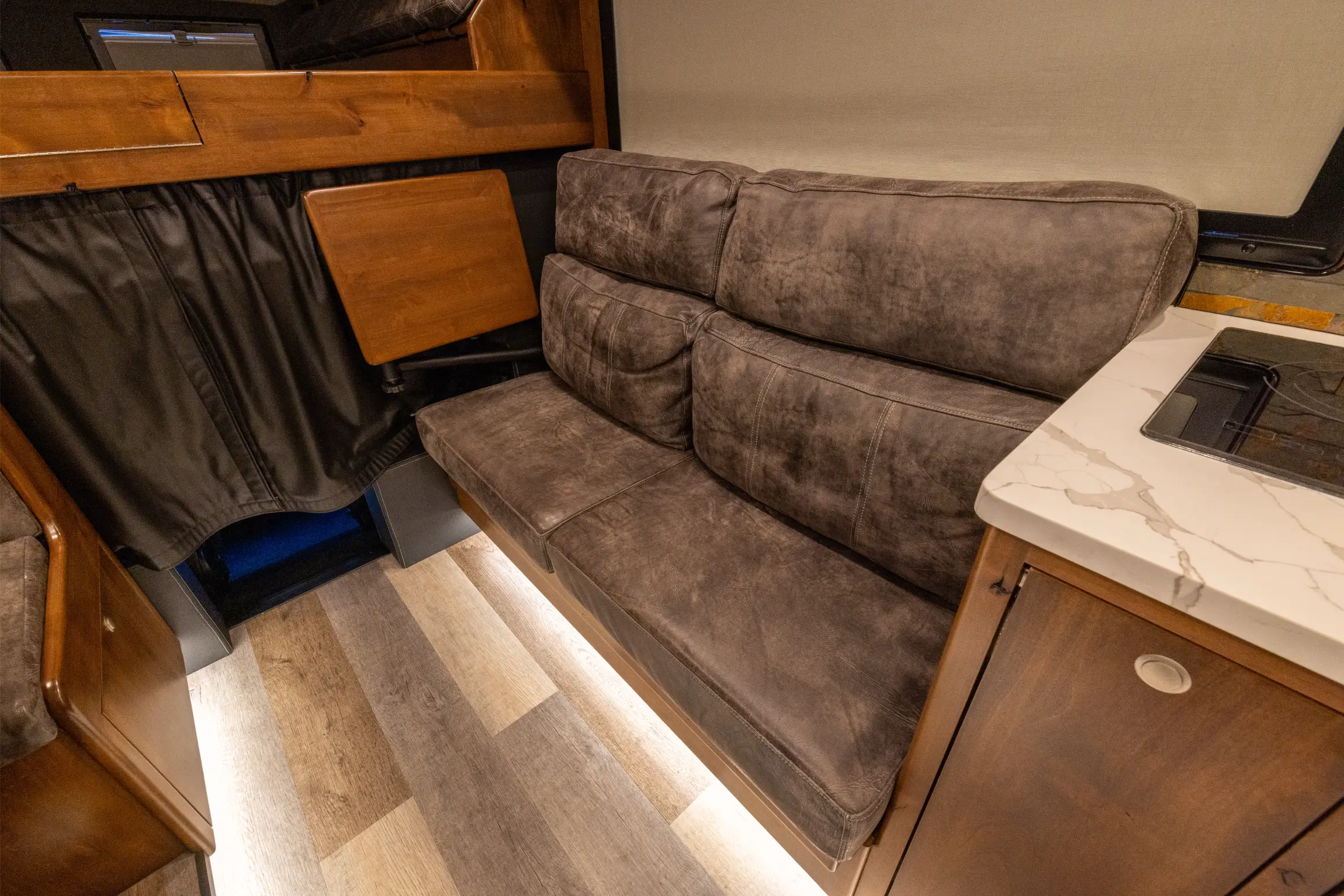 2019 EarthRoamer XV-LTS 234