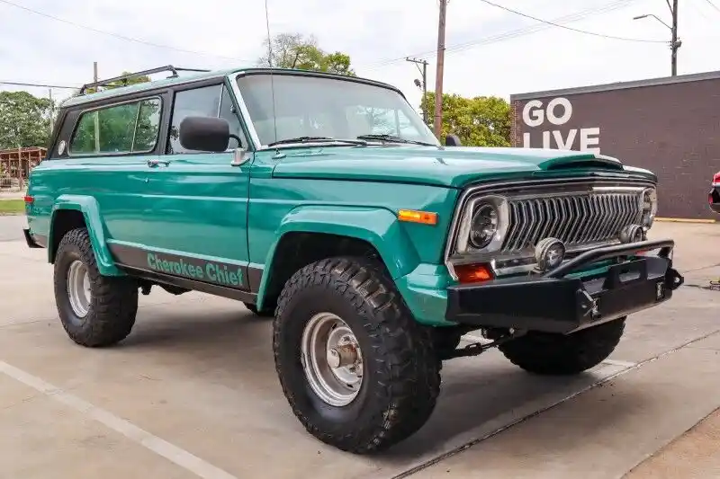 1976 Jeep Grand Cherokee Chief - 4