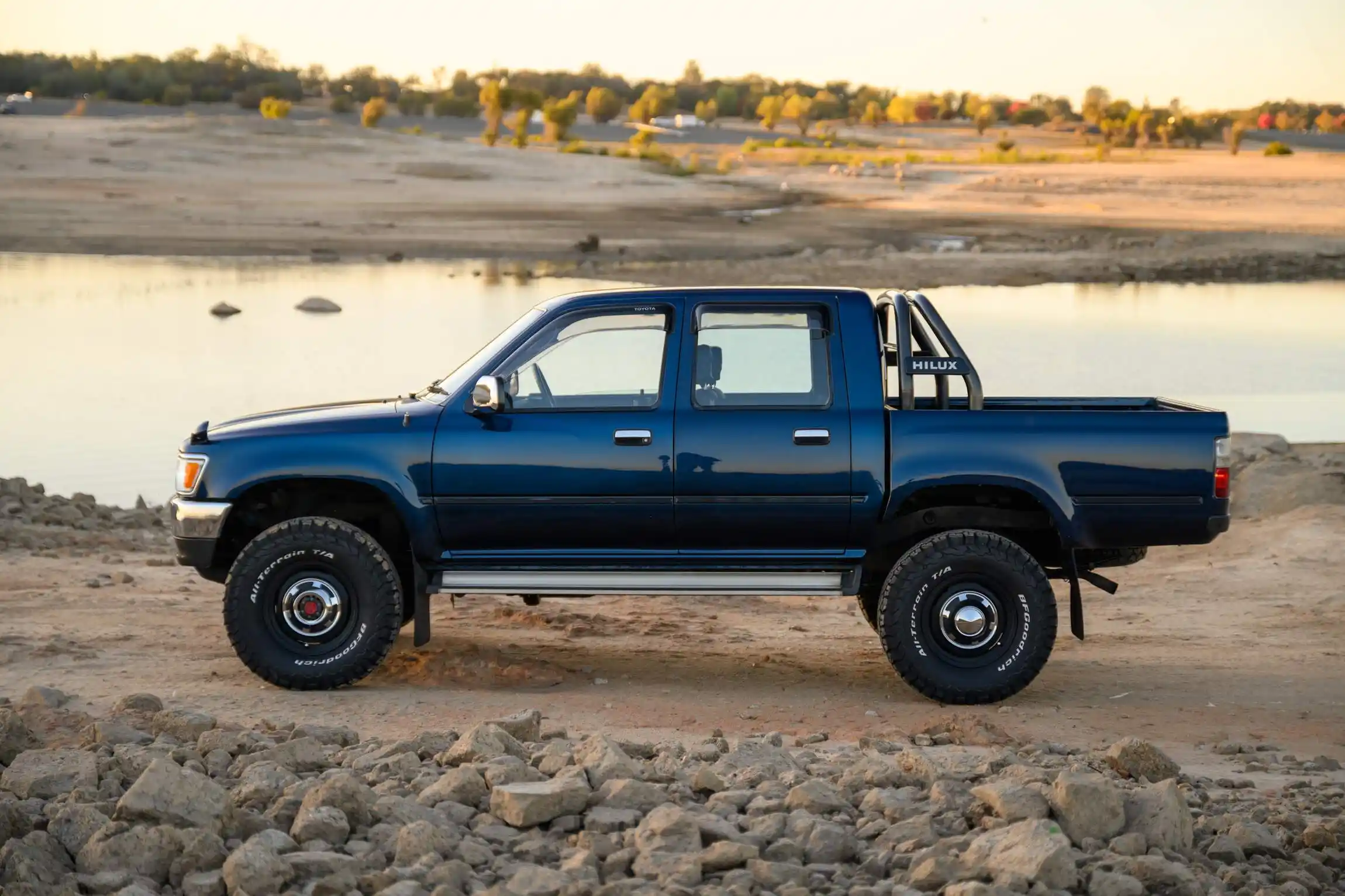 Sold: 1996 Toyota Hilux SSR 4×4