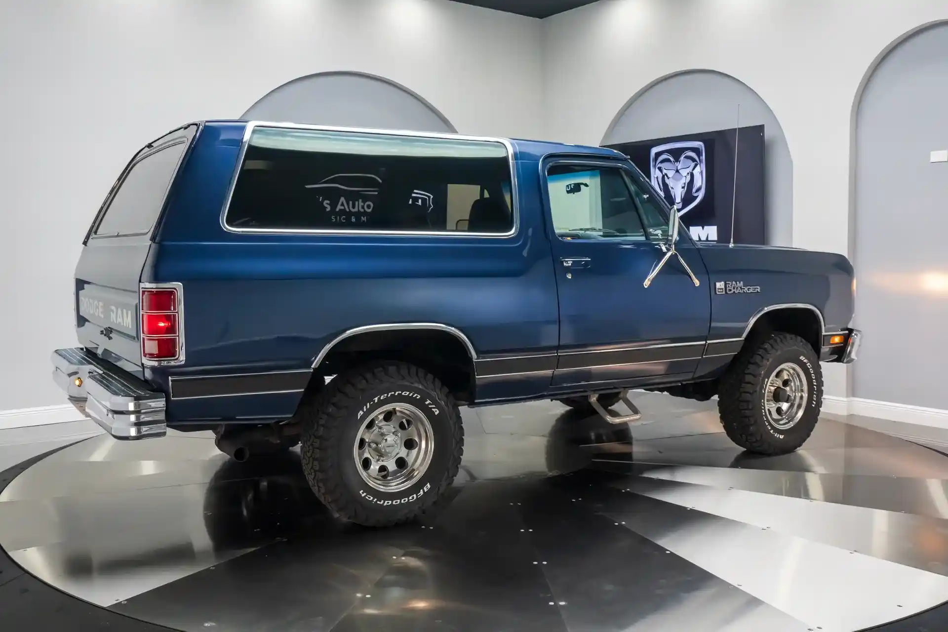37k-Mile 1987 Dodge Ramcharger 4×4