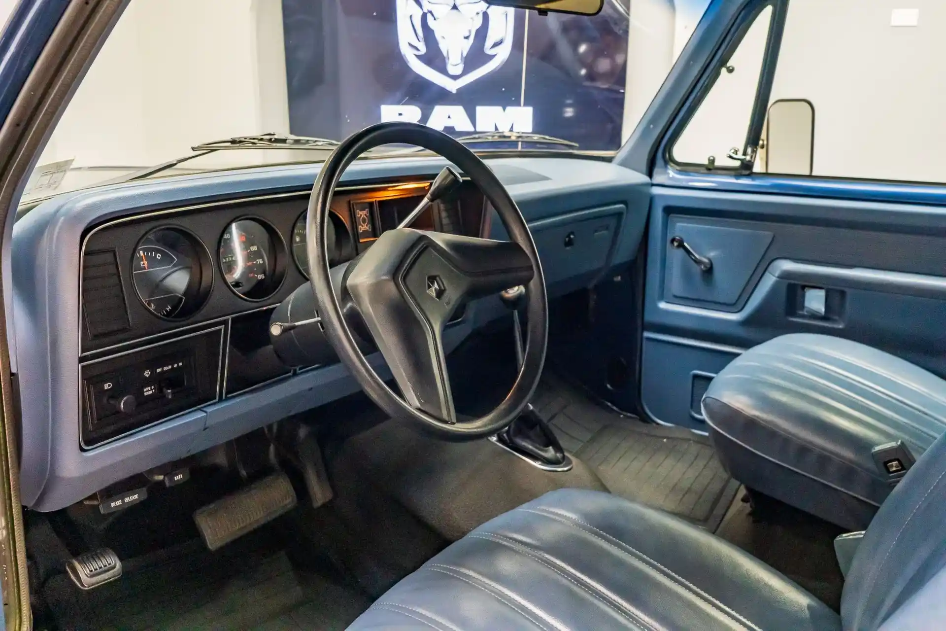 37k-Mile 1987 Dodge Ramcharger 4×4