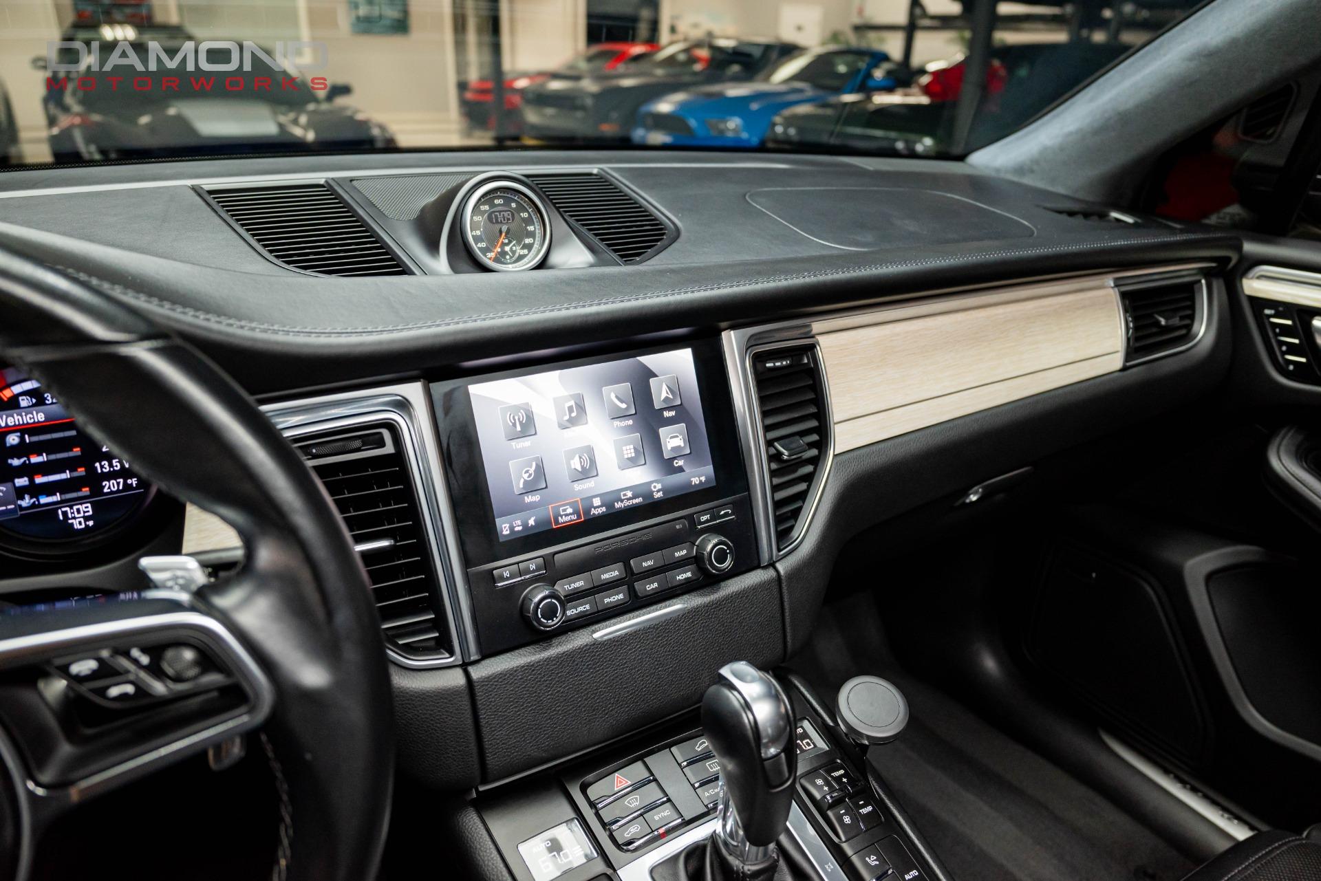 2018 Porsche Macan Turbo